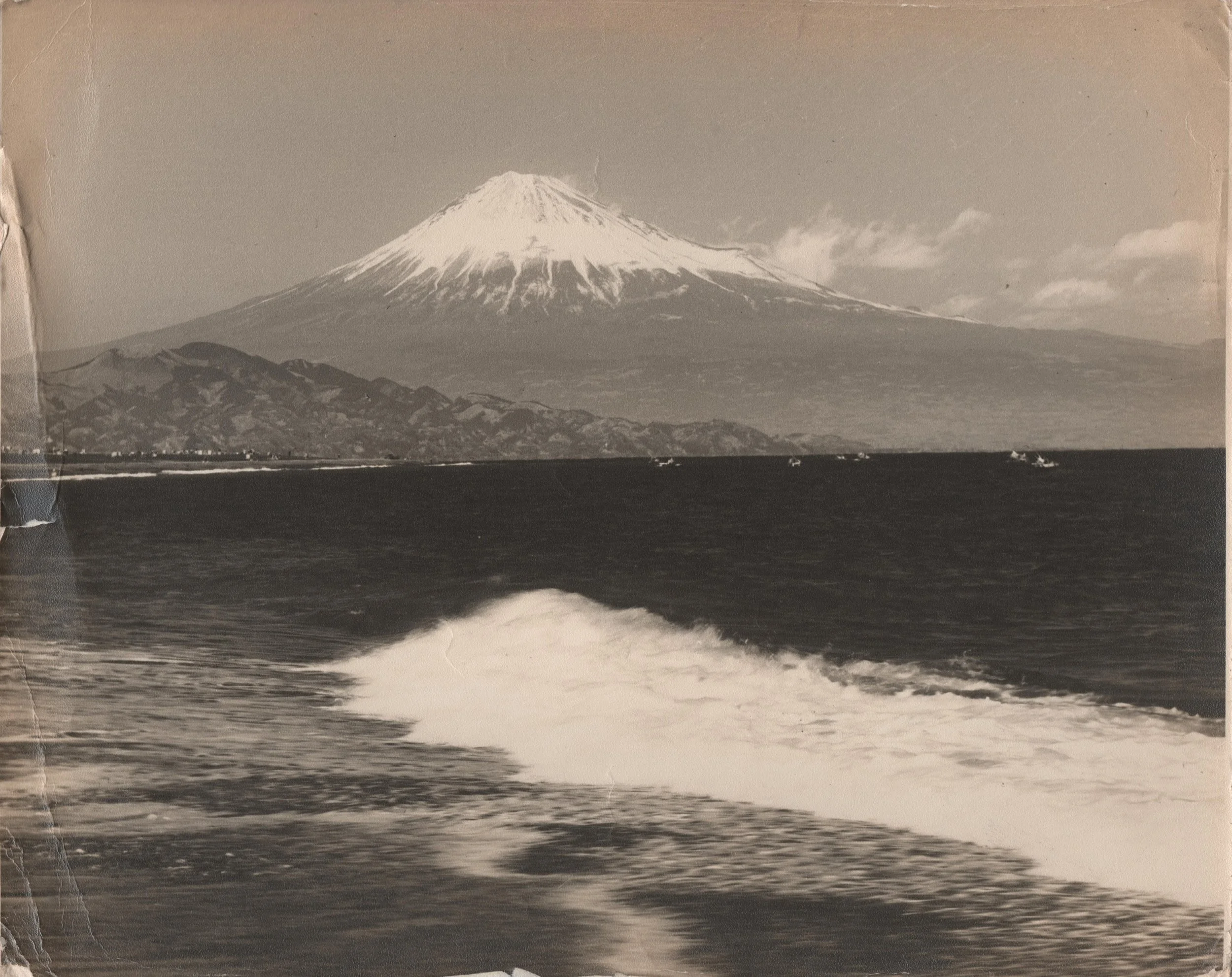 HMS Belfast Aug 1949 Fuji san.jpeg