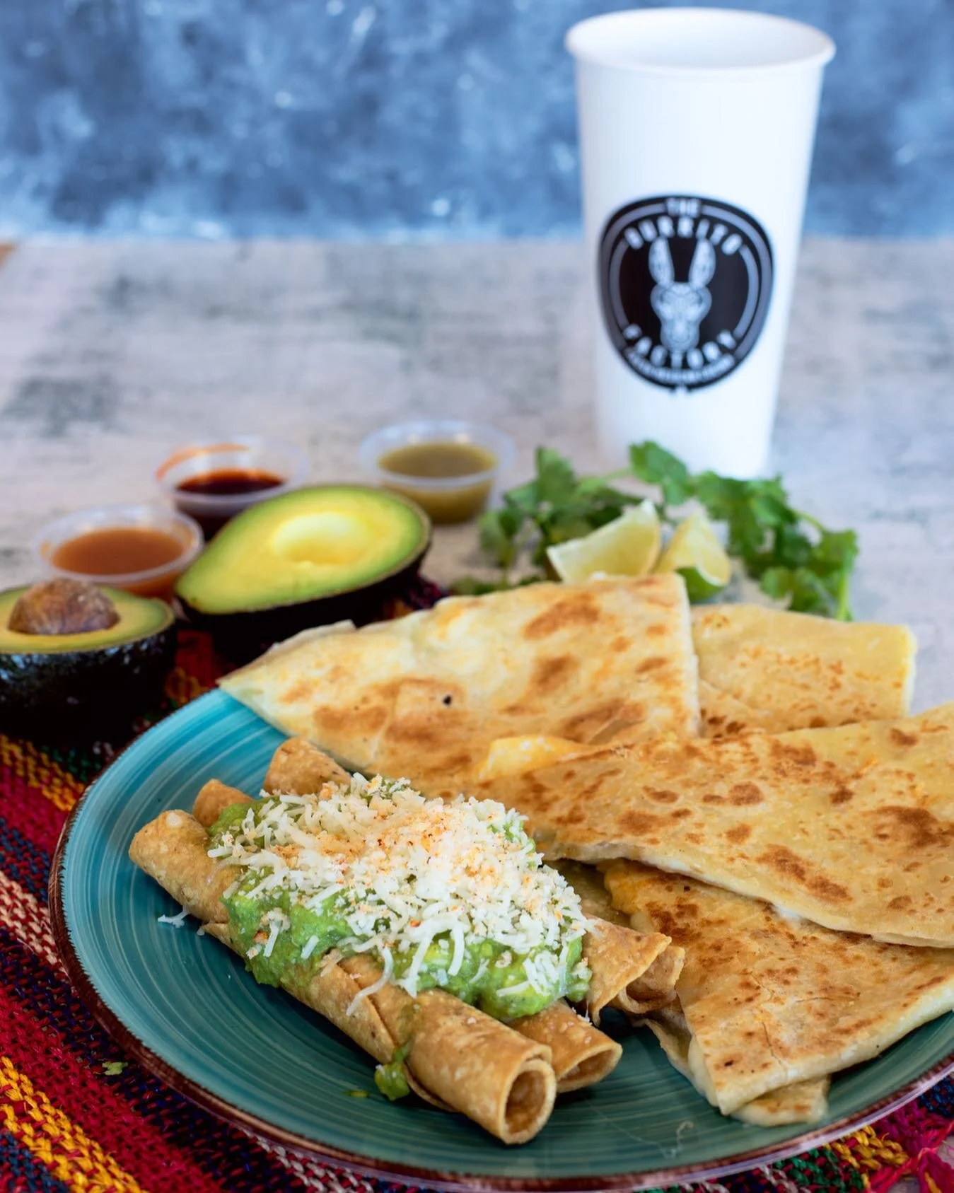 Do you want to mix your plate ? please ask for it. 
130 S Imperial Ave. #3458
El Centro Ca. 92243
Tel (760)693-5110 
⠀⠀⠀⠀⠀⠀⠀⠀⠀
12265 Scripps 
Poway Pkwy. 
Poway Ca. 92064 
Tel (858)271-8226 .
.
.
.
.
.
.
#combomenu #mexicanmenu #mexicanfood #Elcentro