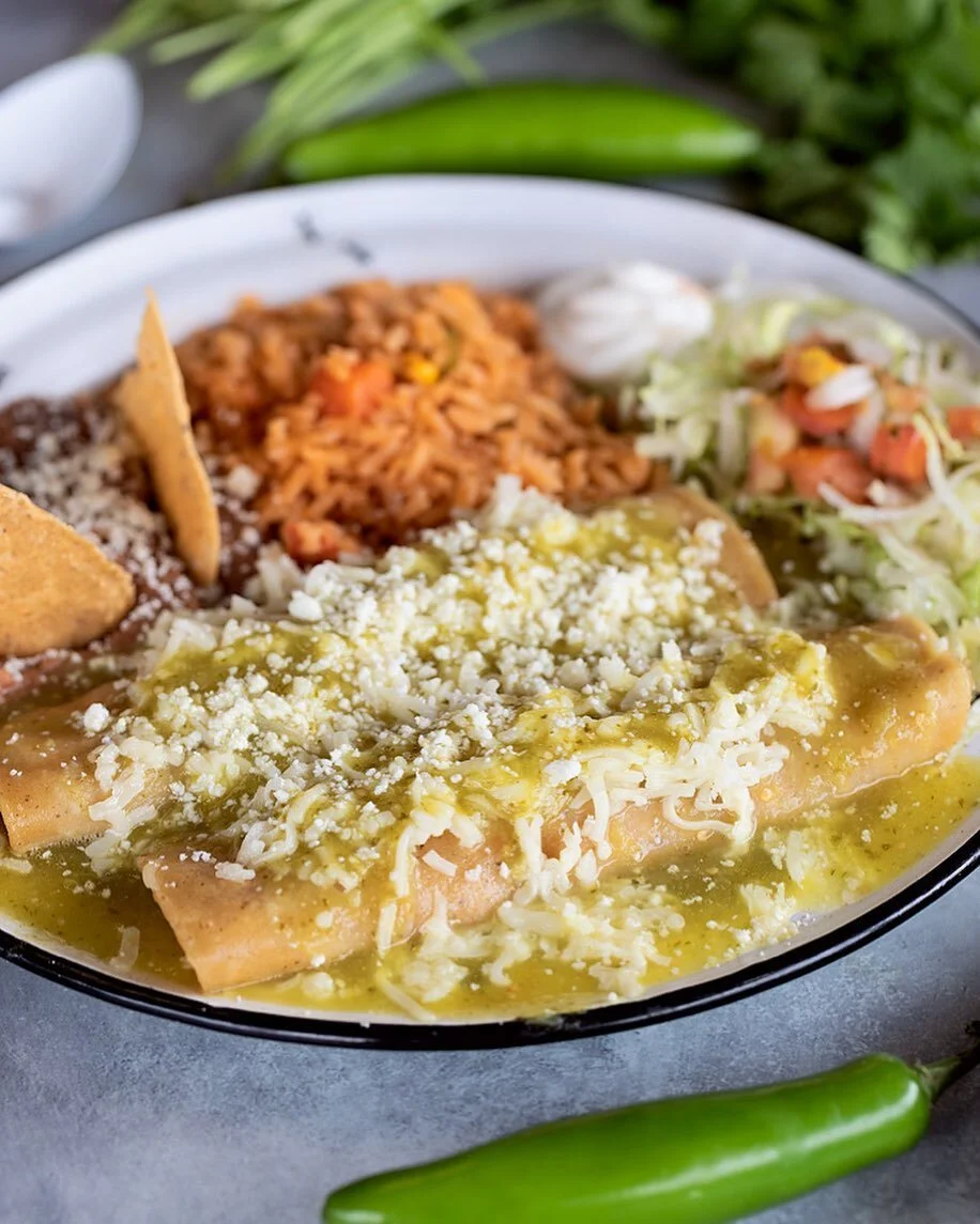 Any plans for dinner .
.
.
.
.
.
.
#combomenu #mexicanmenu #mexicanfood #Elcentrofood #burritofac #foodie #tortillas #eatlocal