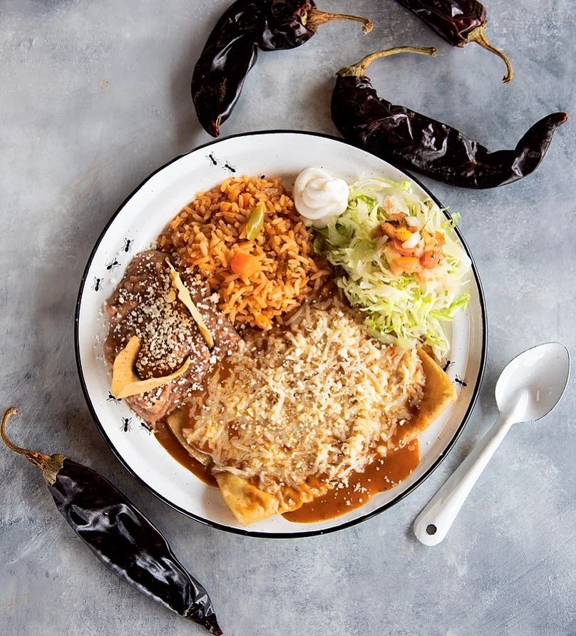 Getting ready for lunch ?