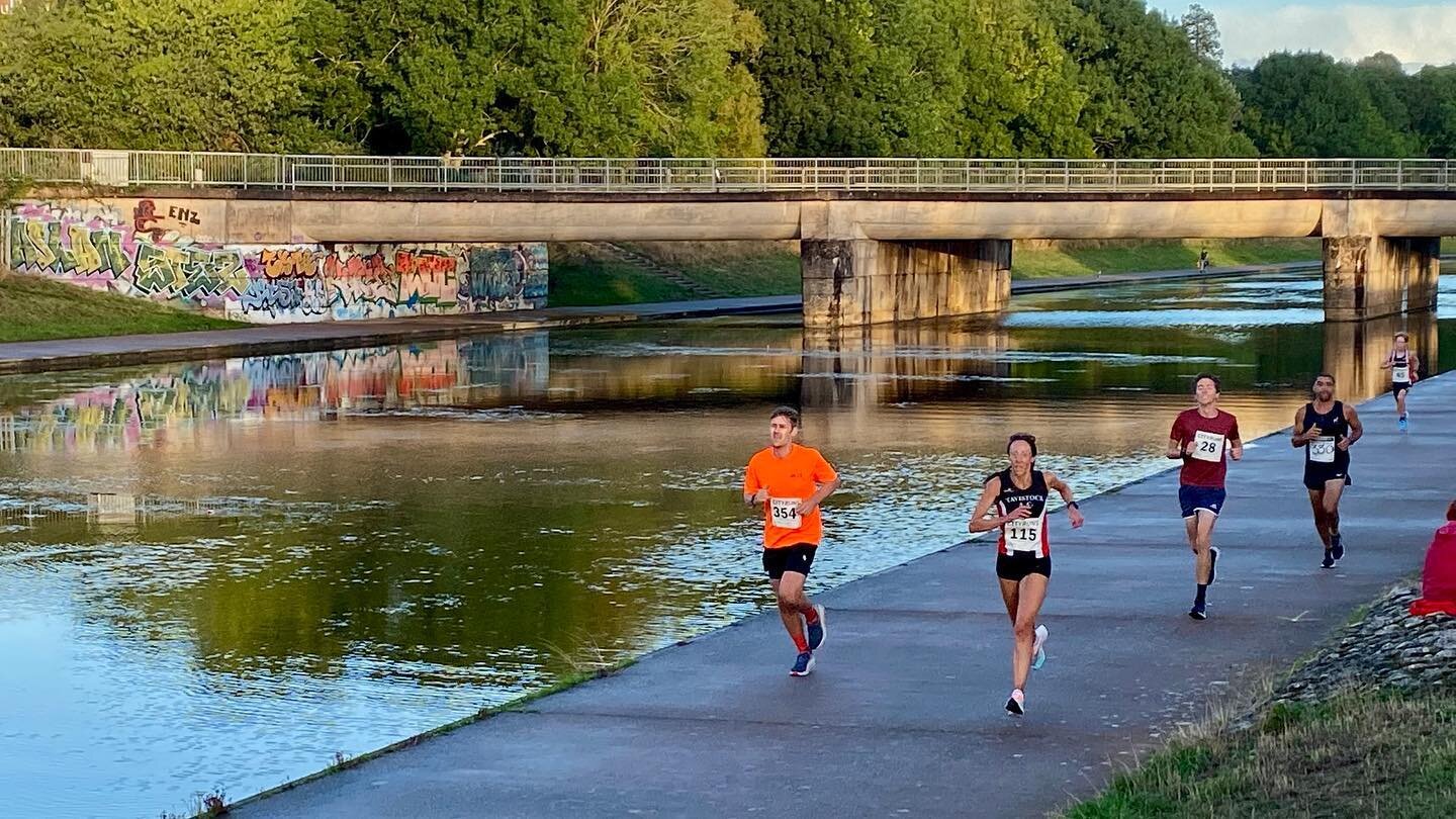 How not to start a race - slip and nearly fall over. Spot the leap of panic to save it just in time.
Fastest 5K time in 7 years - 18:43
Superb to meet JOG ON Crew in Exeter this evening
@cityruns1 
#5K #sub19 #run #jogon