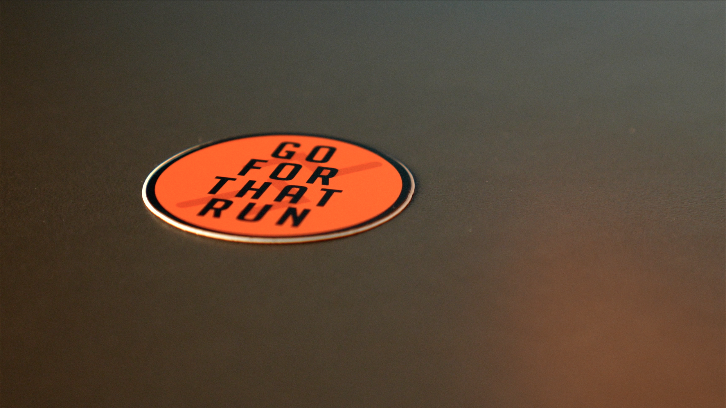 Round vinyl JOG ON sticker 2.png