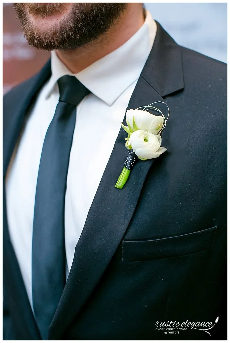 Wedding Tips | How to Pin on a Boutonniere