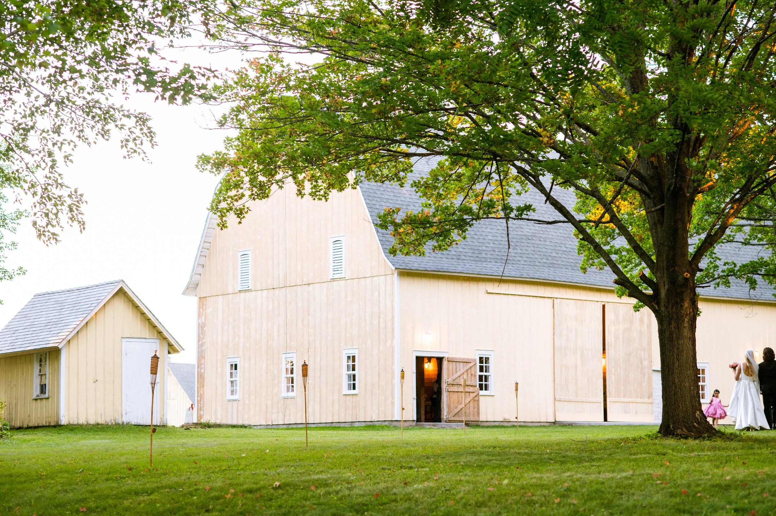 Little Lake Barn --
Center City, MN --
Tiffany Bolk Photography
