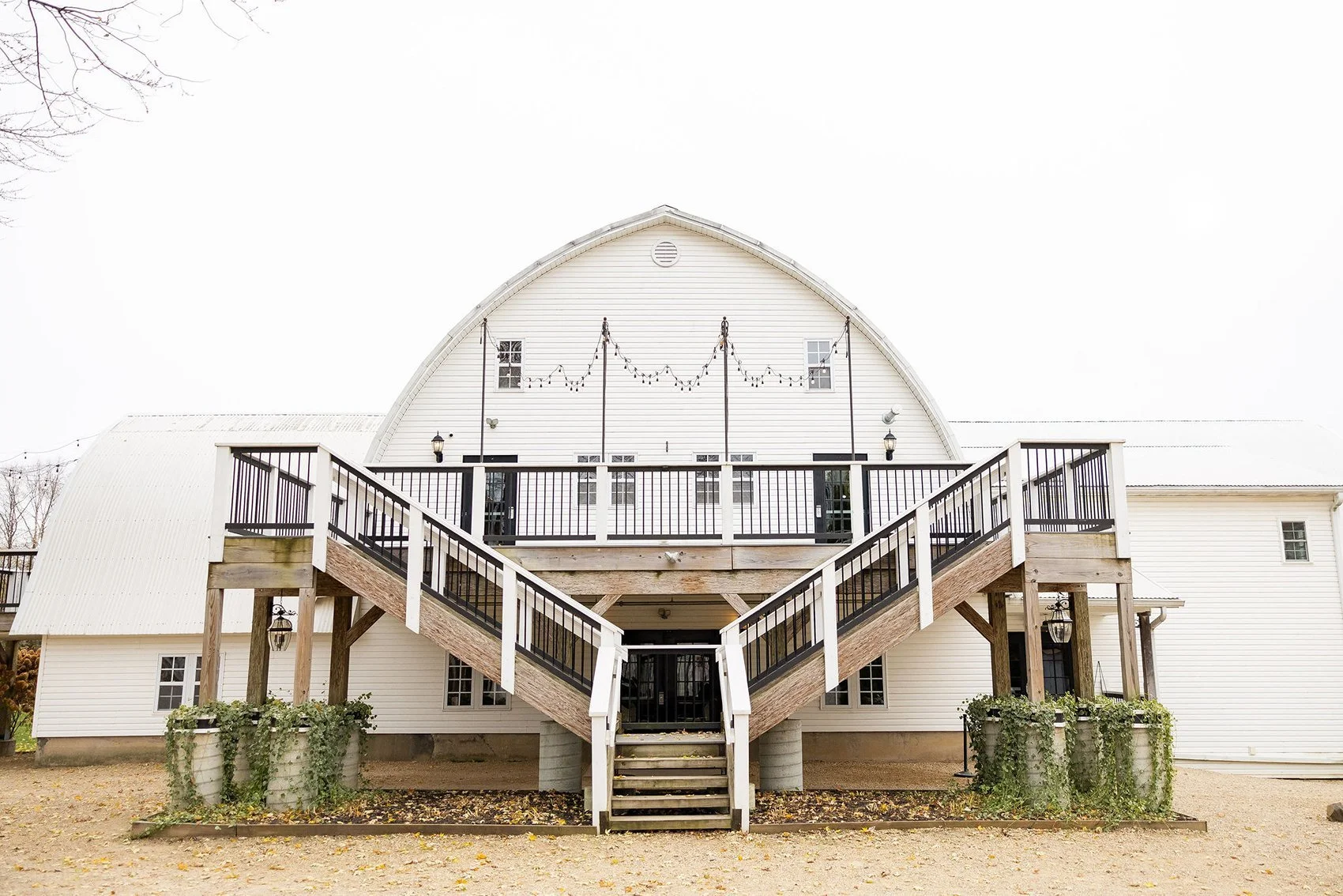 Autumn barn wedding venue in MN