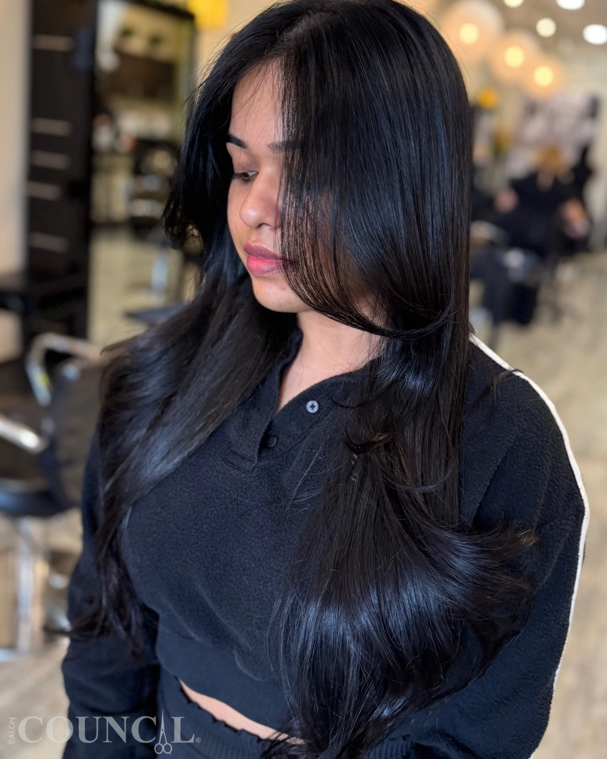Simplicity is beauty ✨
Soft face-framing layers on long, natural black hair&mdash;adding subtle movement while keeping the elegance and richness of her natural color.

Haircut created by Allan @filamhairartist at Salon Council.

#SalonCouncil #FaceFr