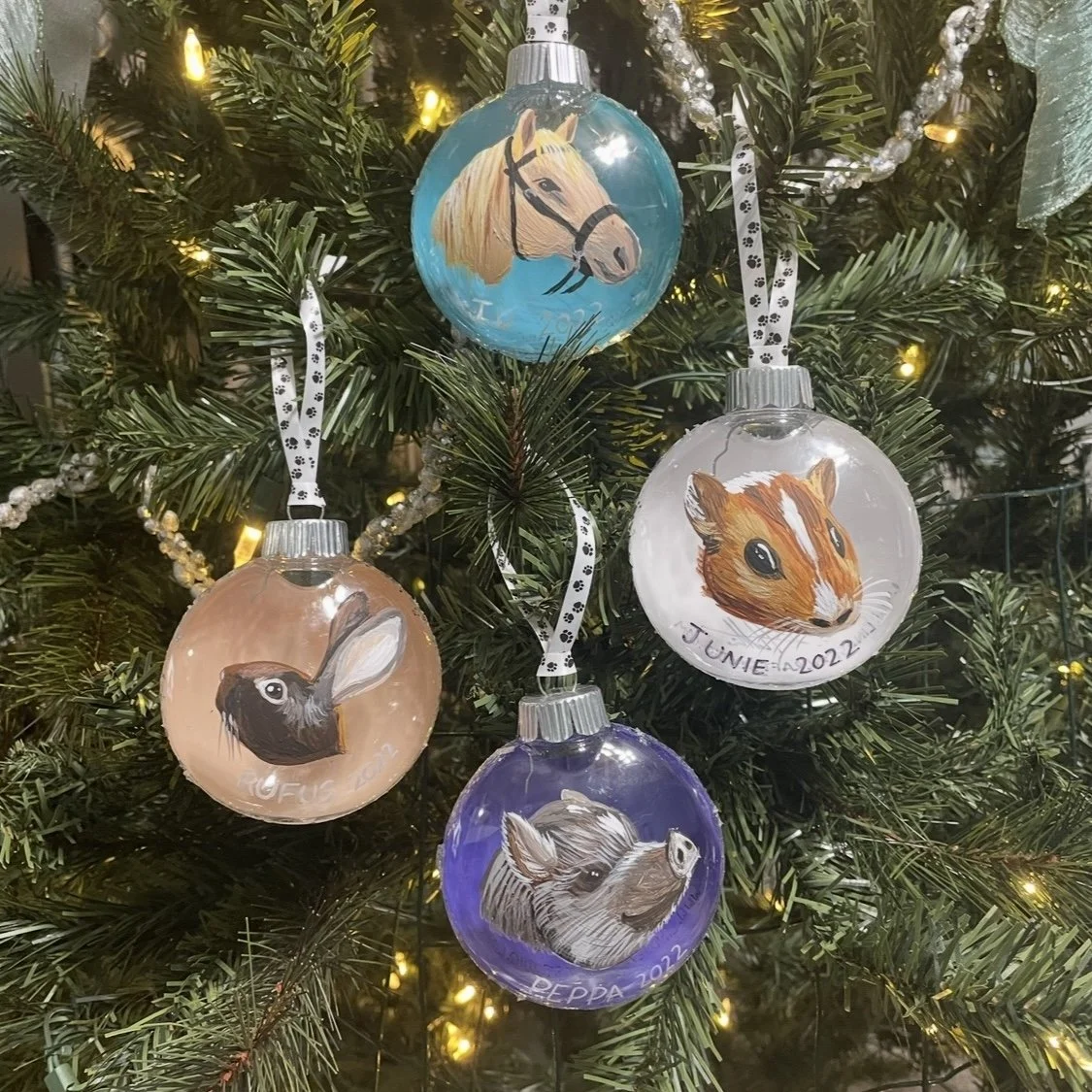 Pet Portrait Ornament (Store Pickup)