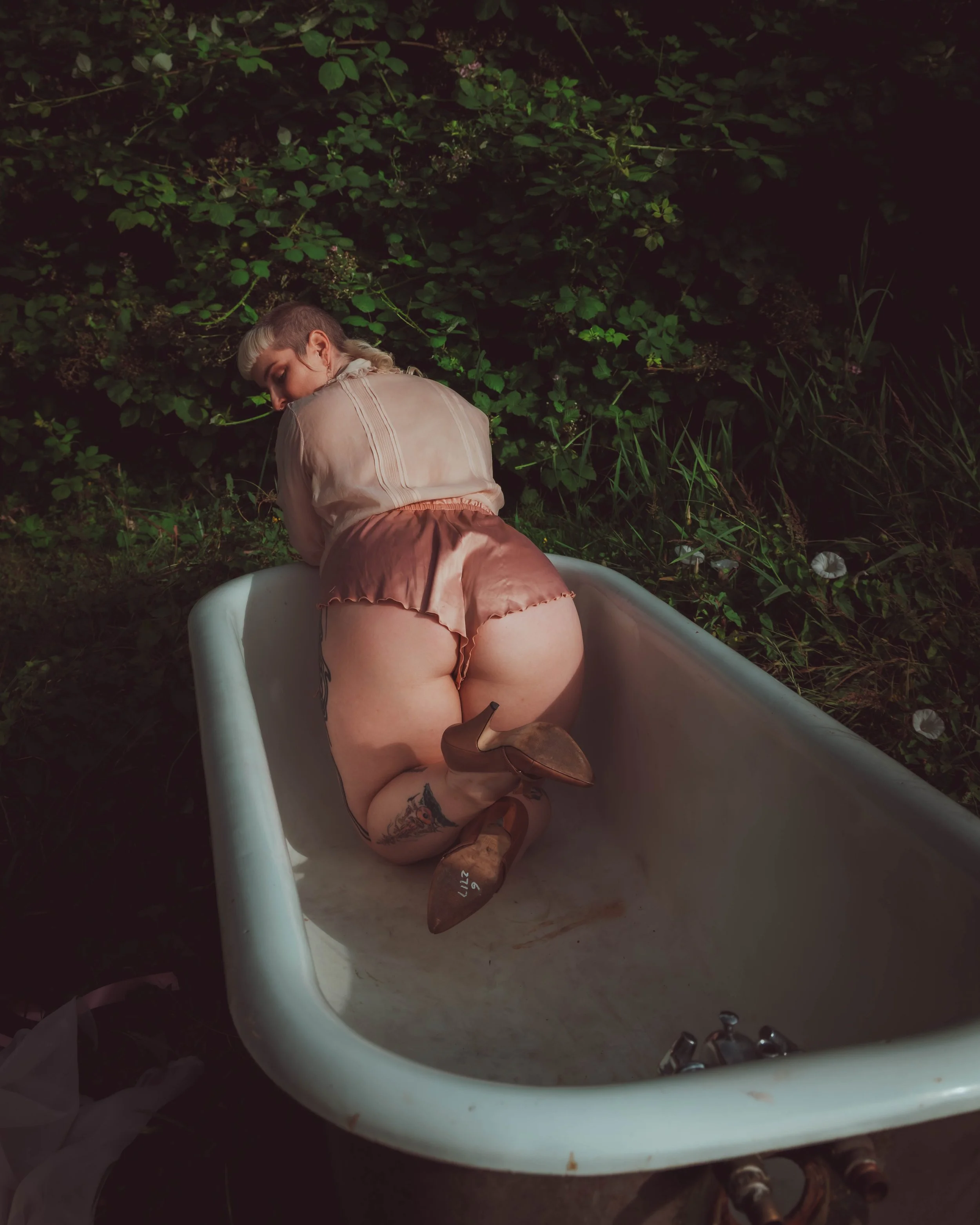 bathtub tea party-53.jpg