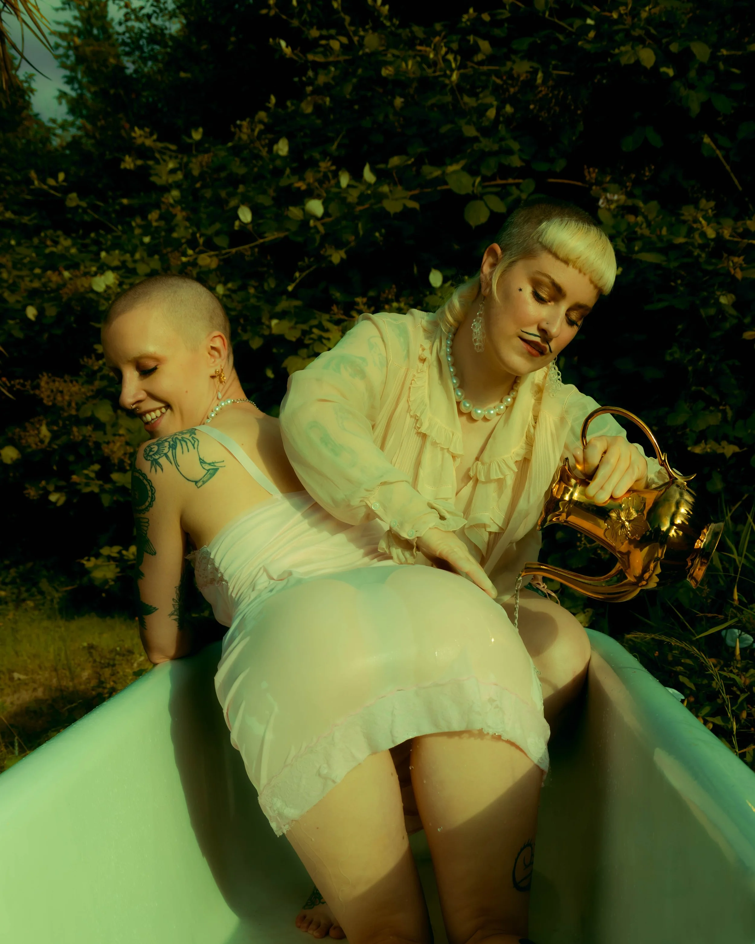 bathtub tea party-76.jpg