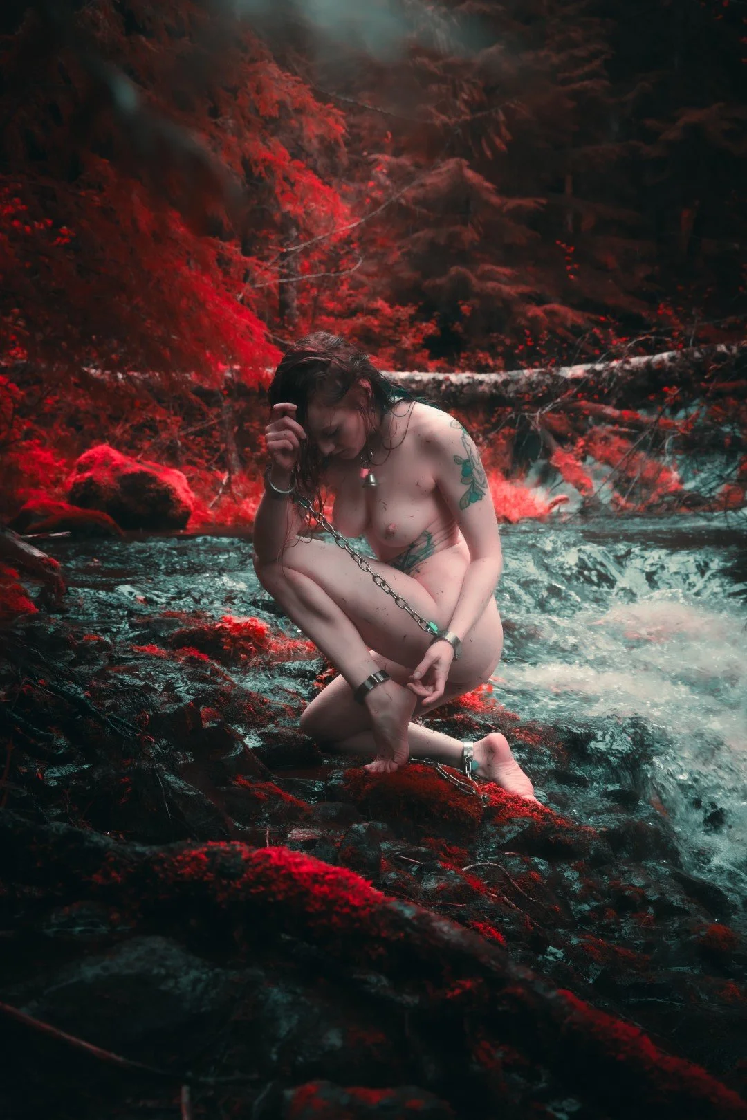 Cyan in chains-35 (Large).JPG