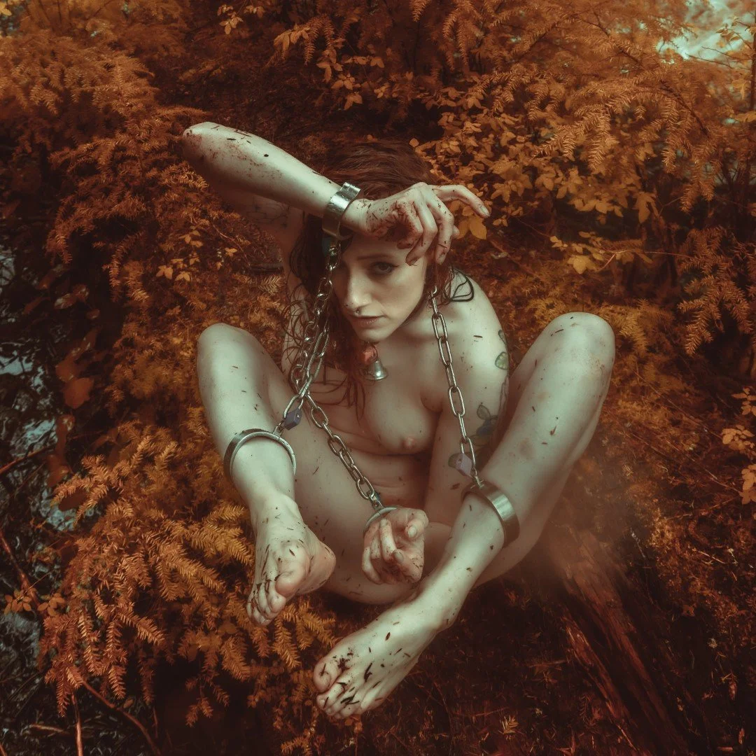 Cyan in chains-21 (Large).JPG