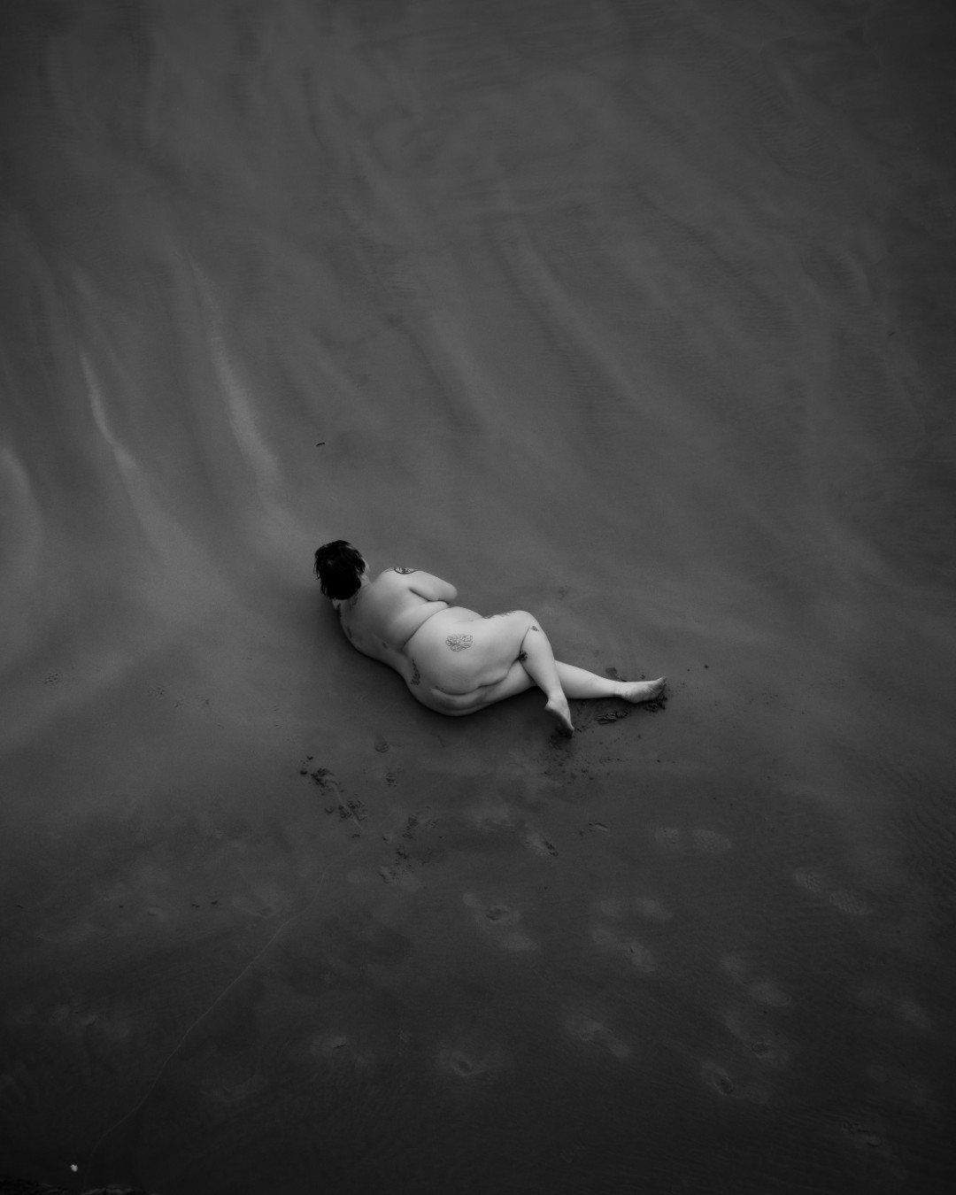 Kaylie beach-21 (Large).JPG