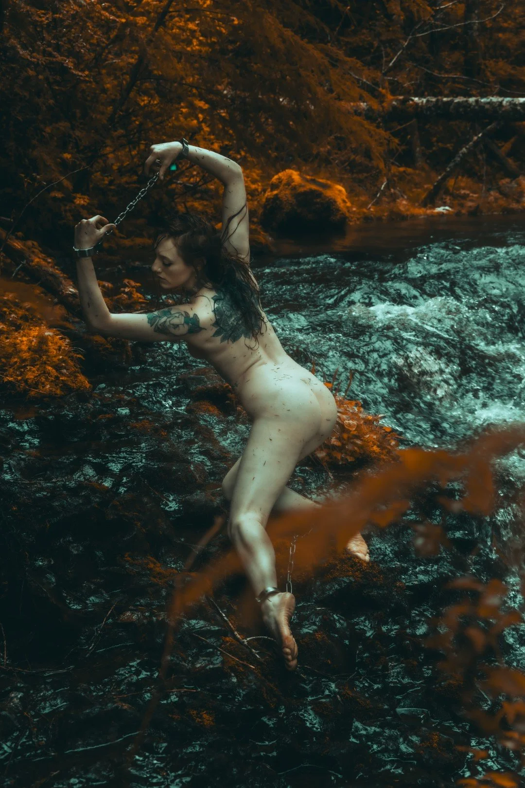 Cyan in chains-30 (Large).JPG