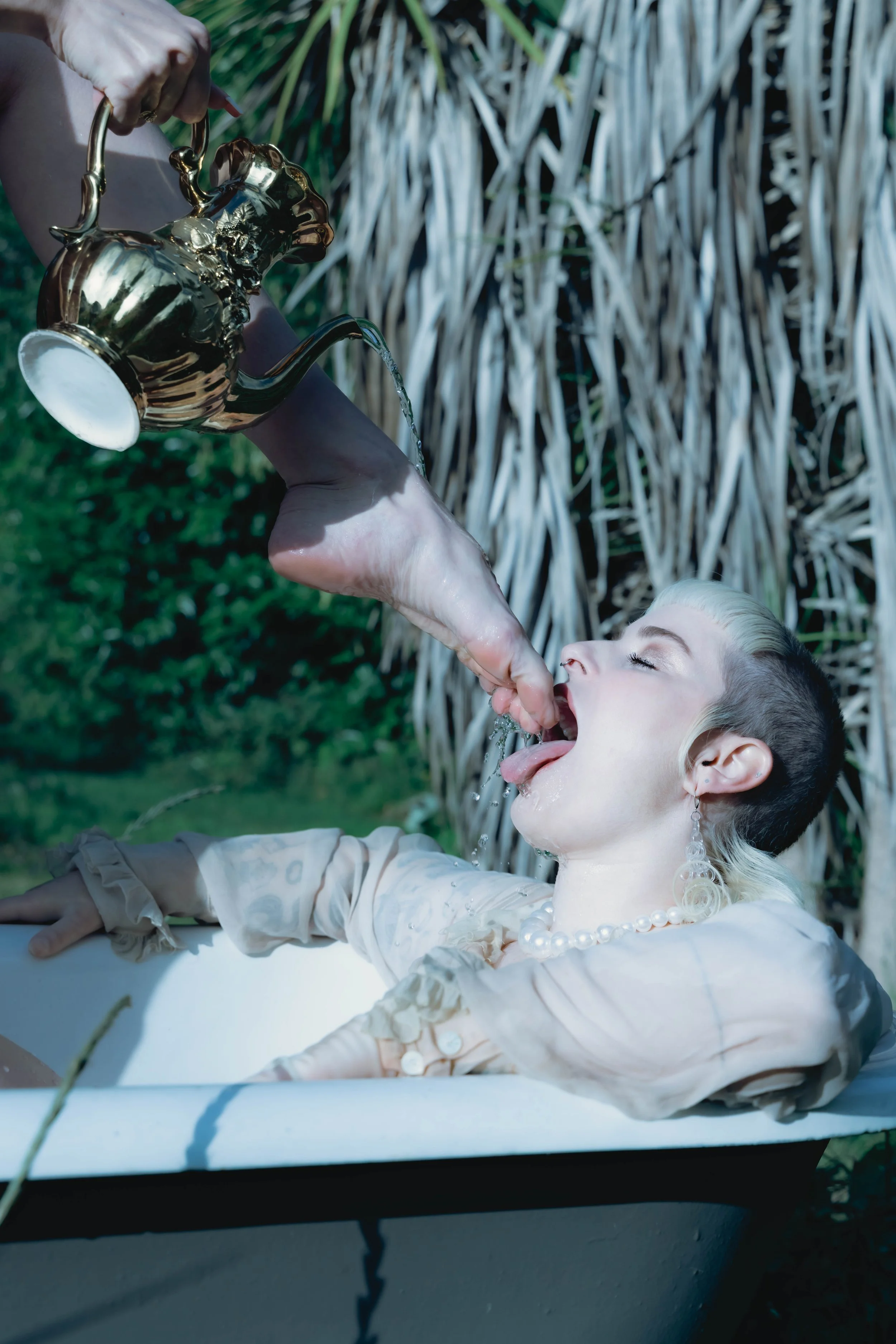 bathtub tea party-89.jpg