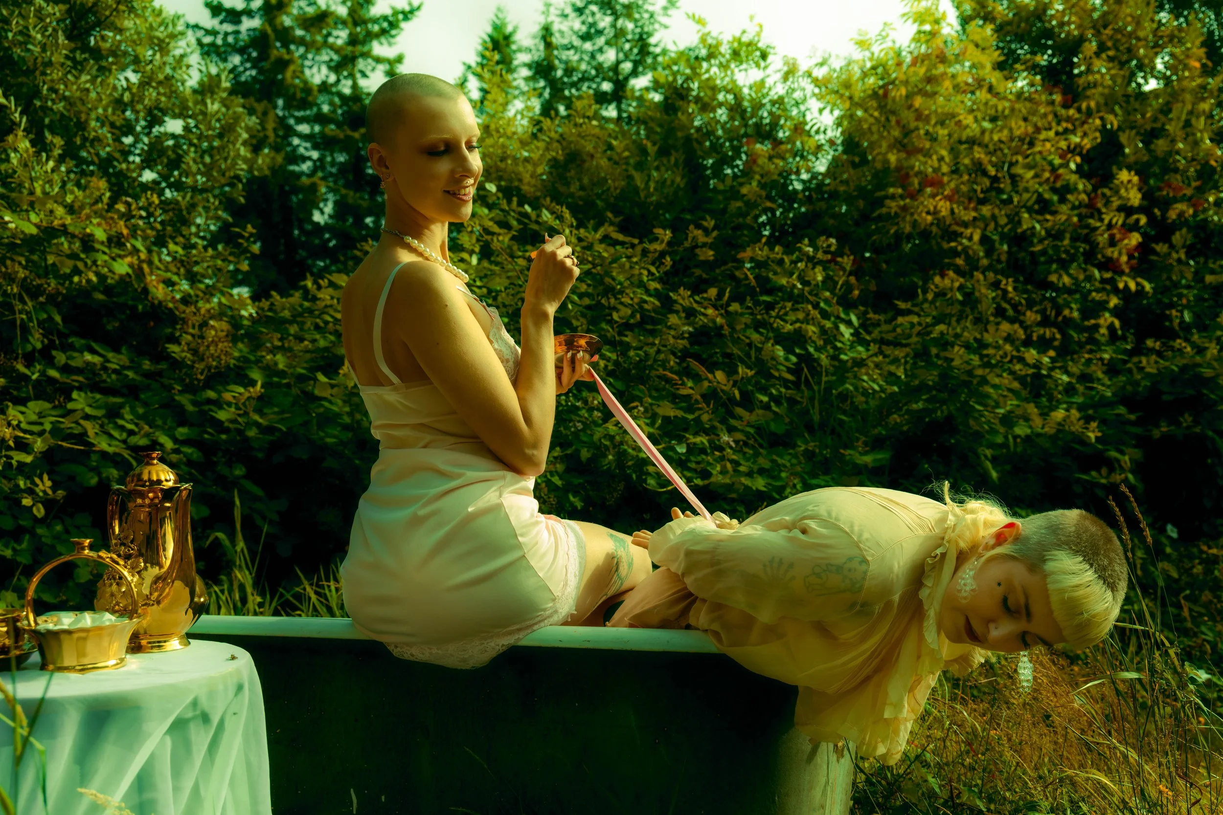 bathtub tea party-13.jpg