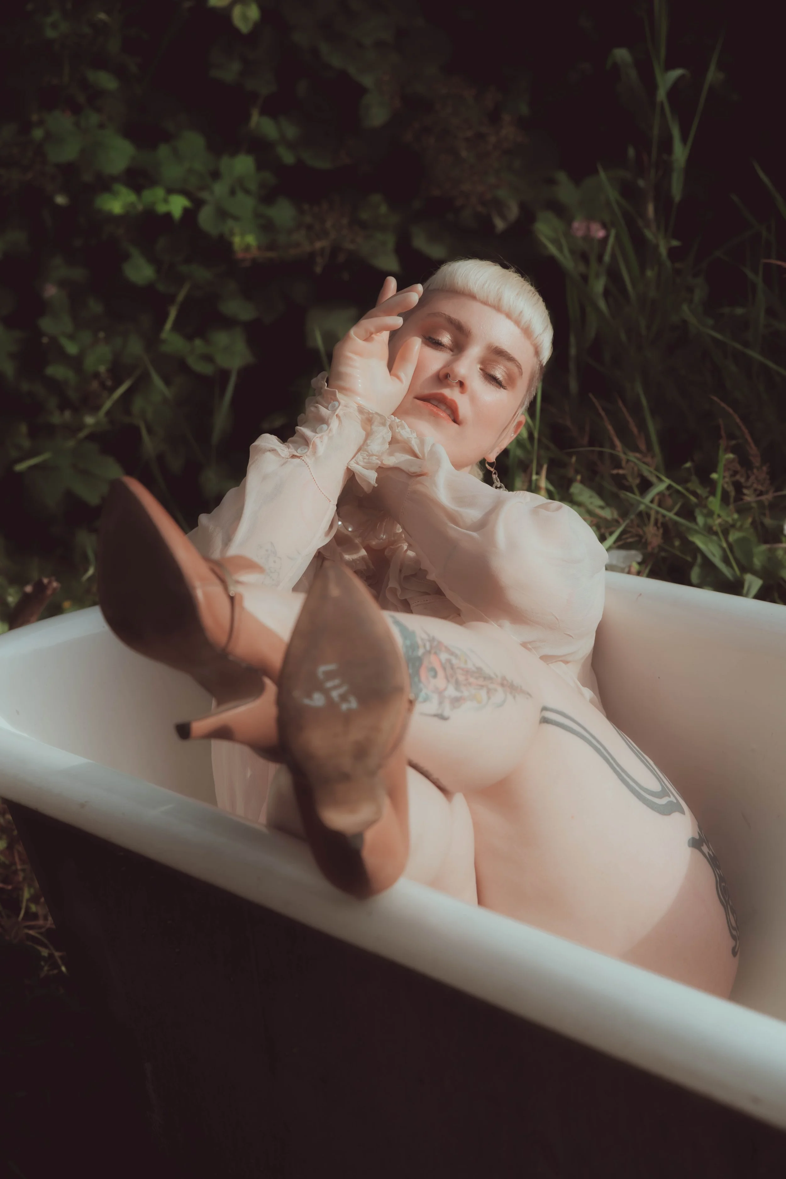 bathtub tea party-58.jpg