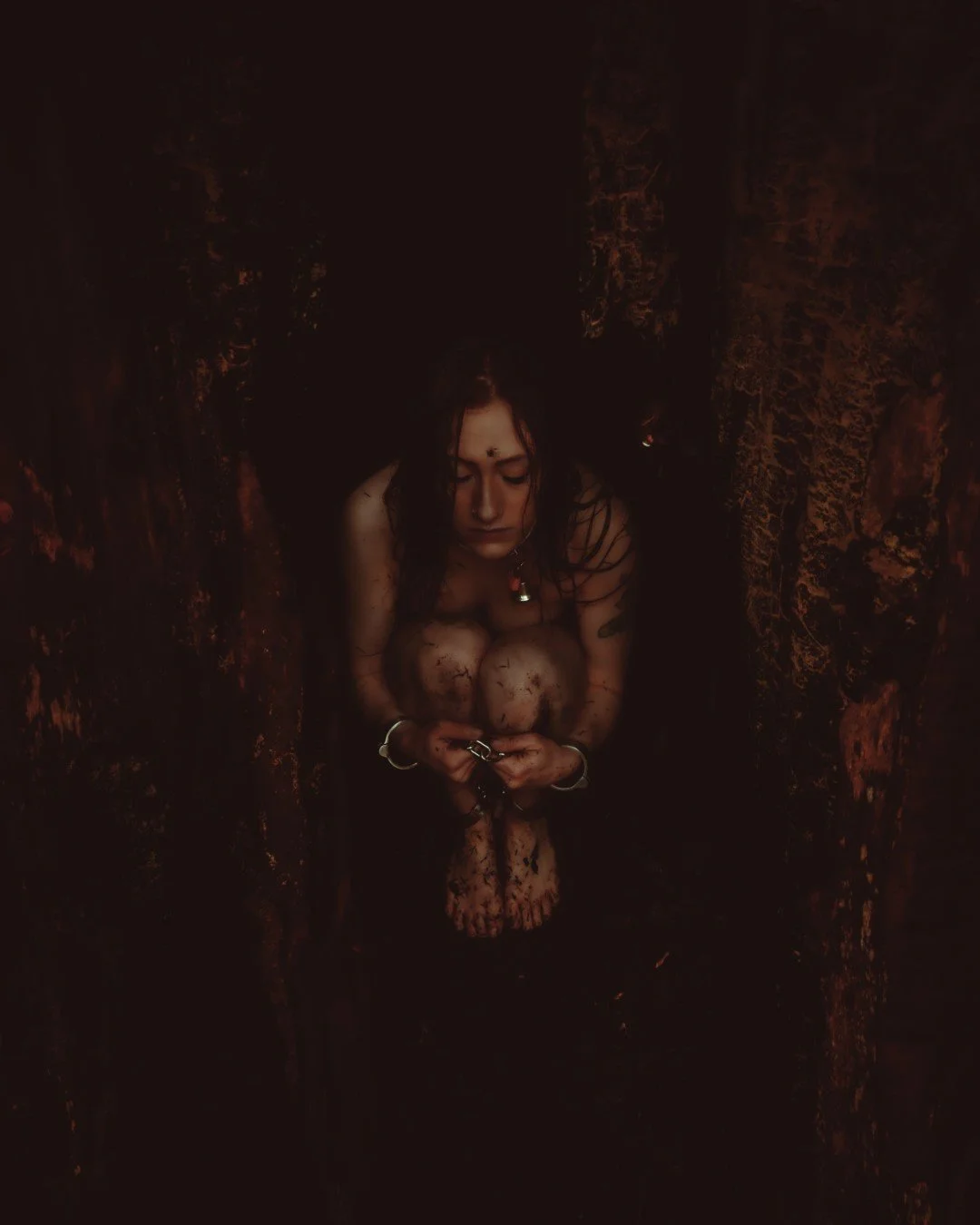 Cyan in chains-53 (Large).JPG