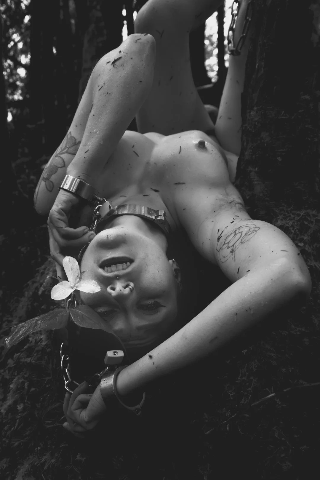 Cyan in chains-42 (Large).JPG