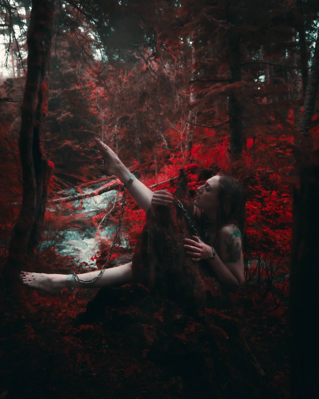 Cyan in chains-13 (Large).JPG