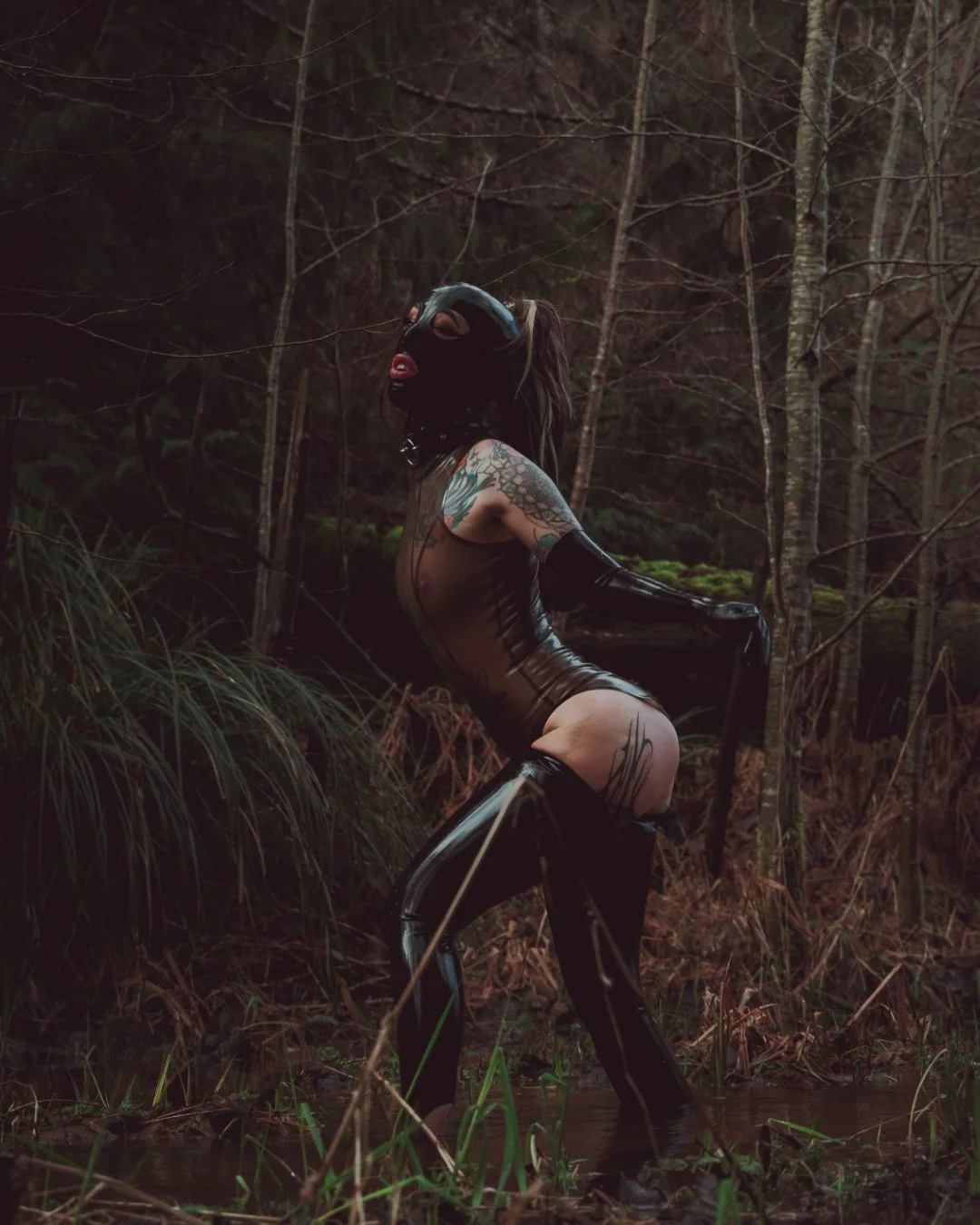 Dani Latex-22 (Large).JPG