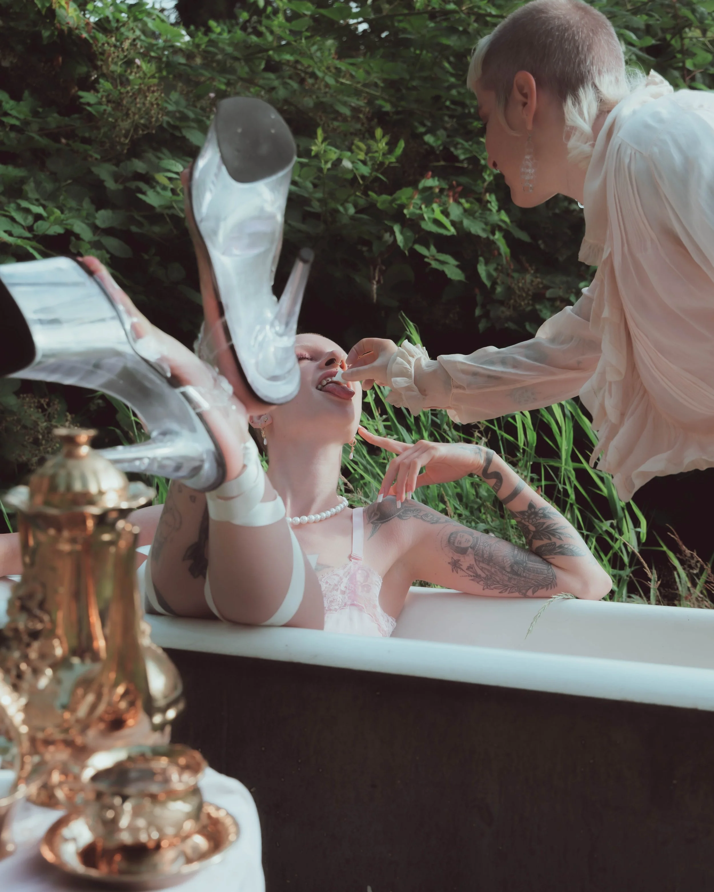 bathtub tea party-28.jpg