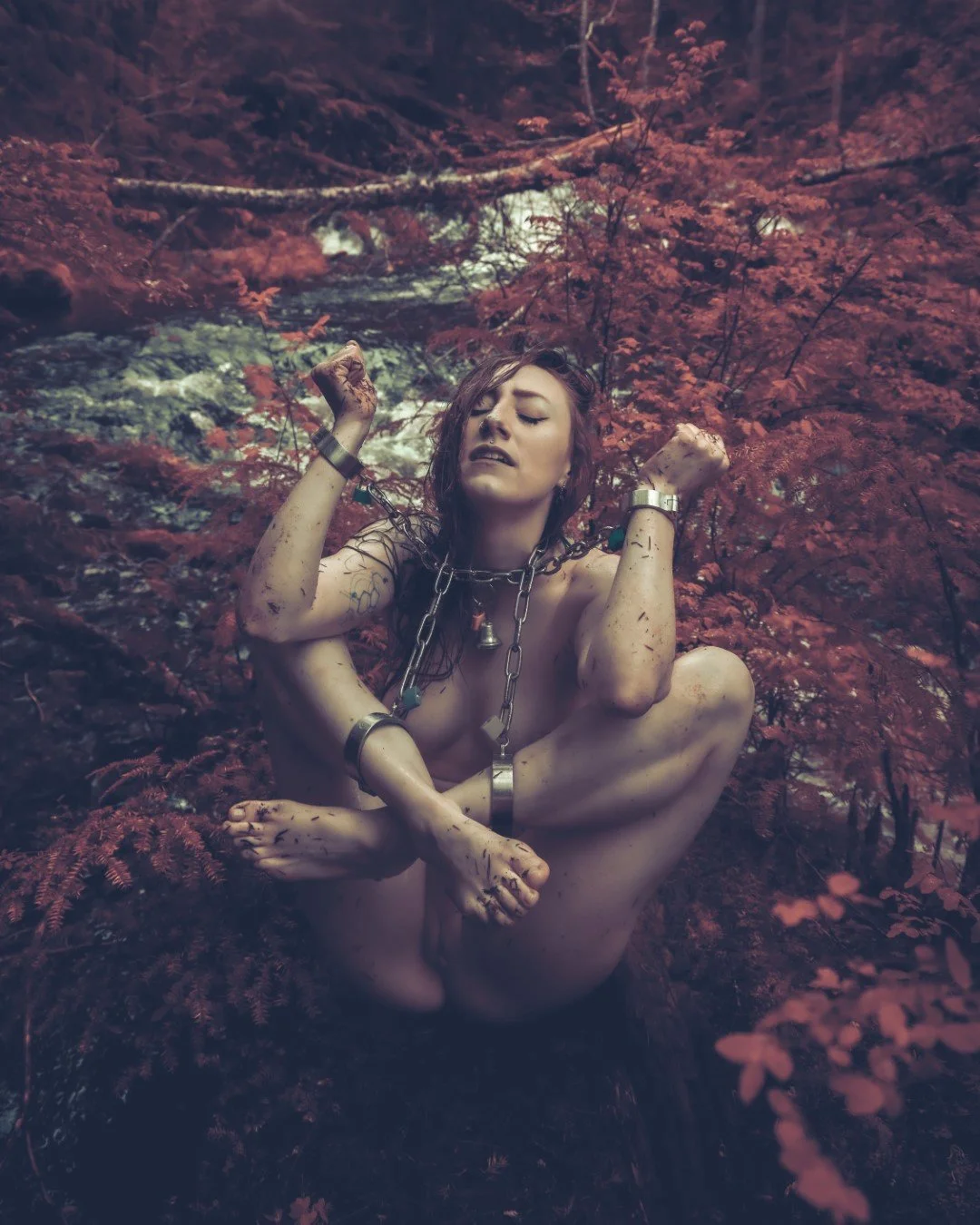 Cyan in chains-19 (Large).JPG