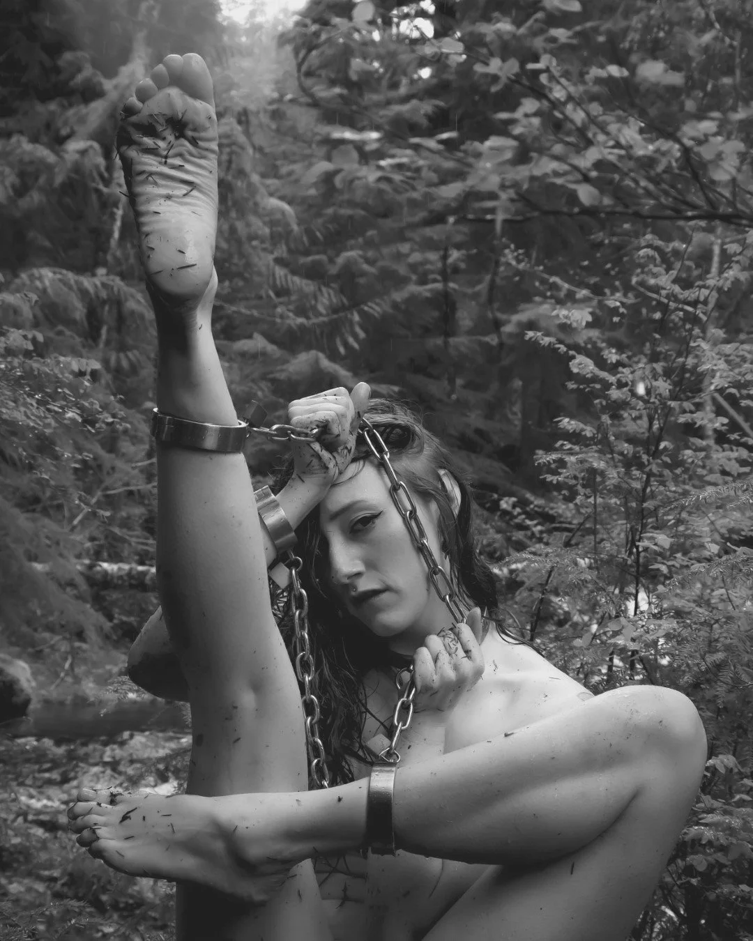 Cyan in chains-23 (Large).JPG