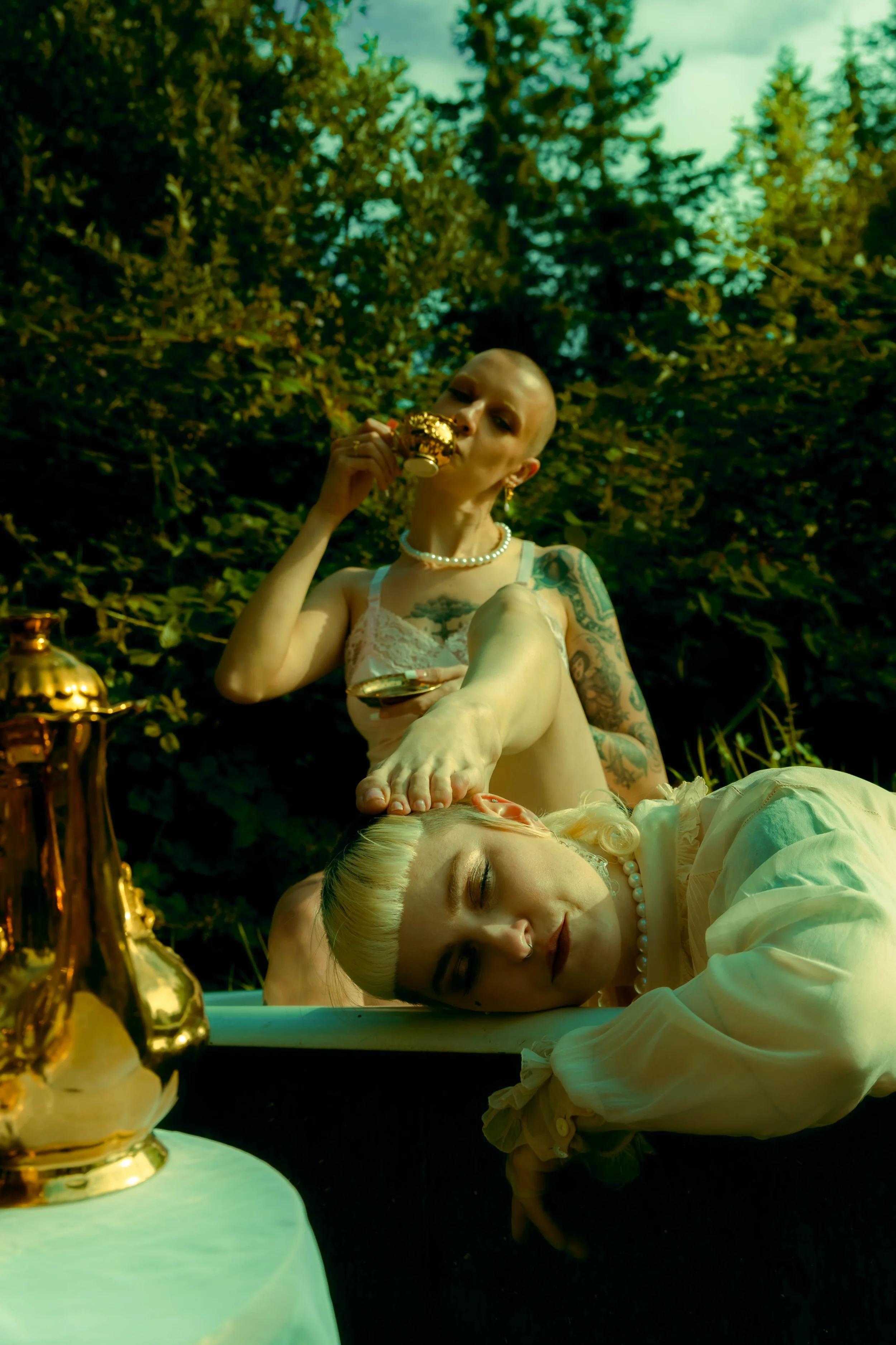 bathtub tea party-16.jpg