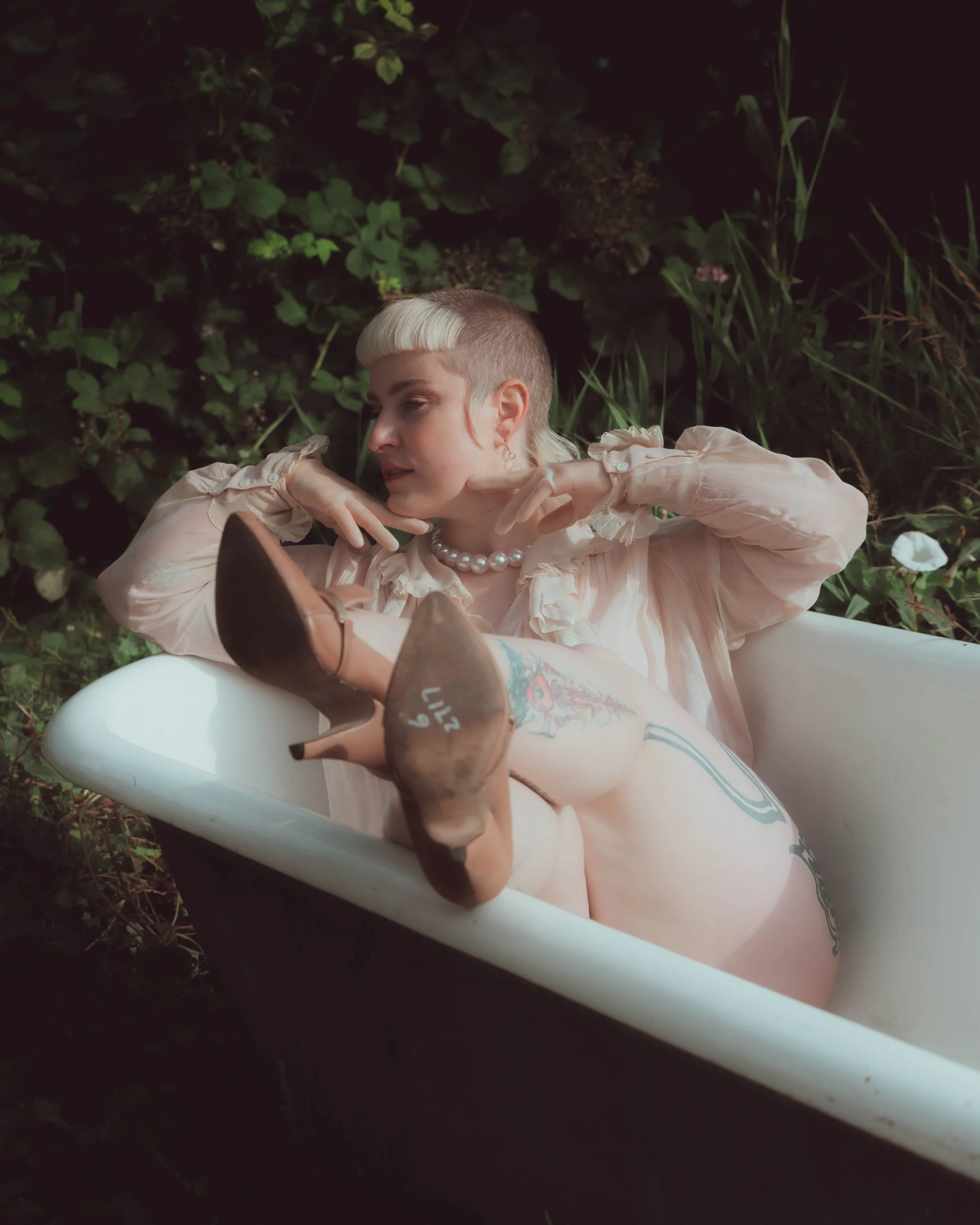 bathtub tea party-59.jpg