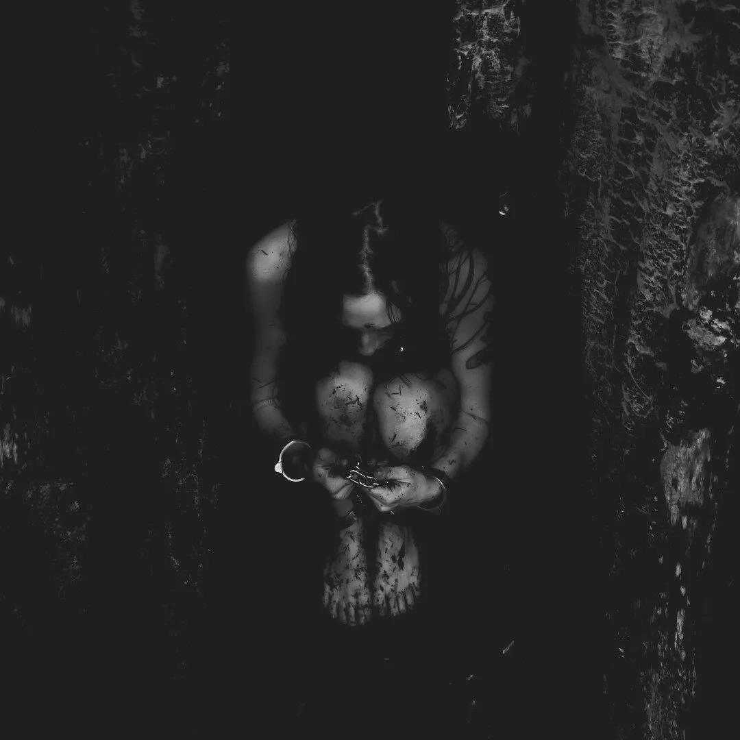 Cyan in chains-52 (Large).JPG