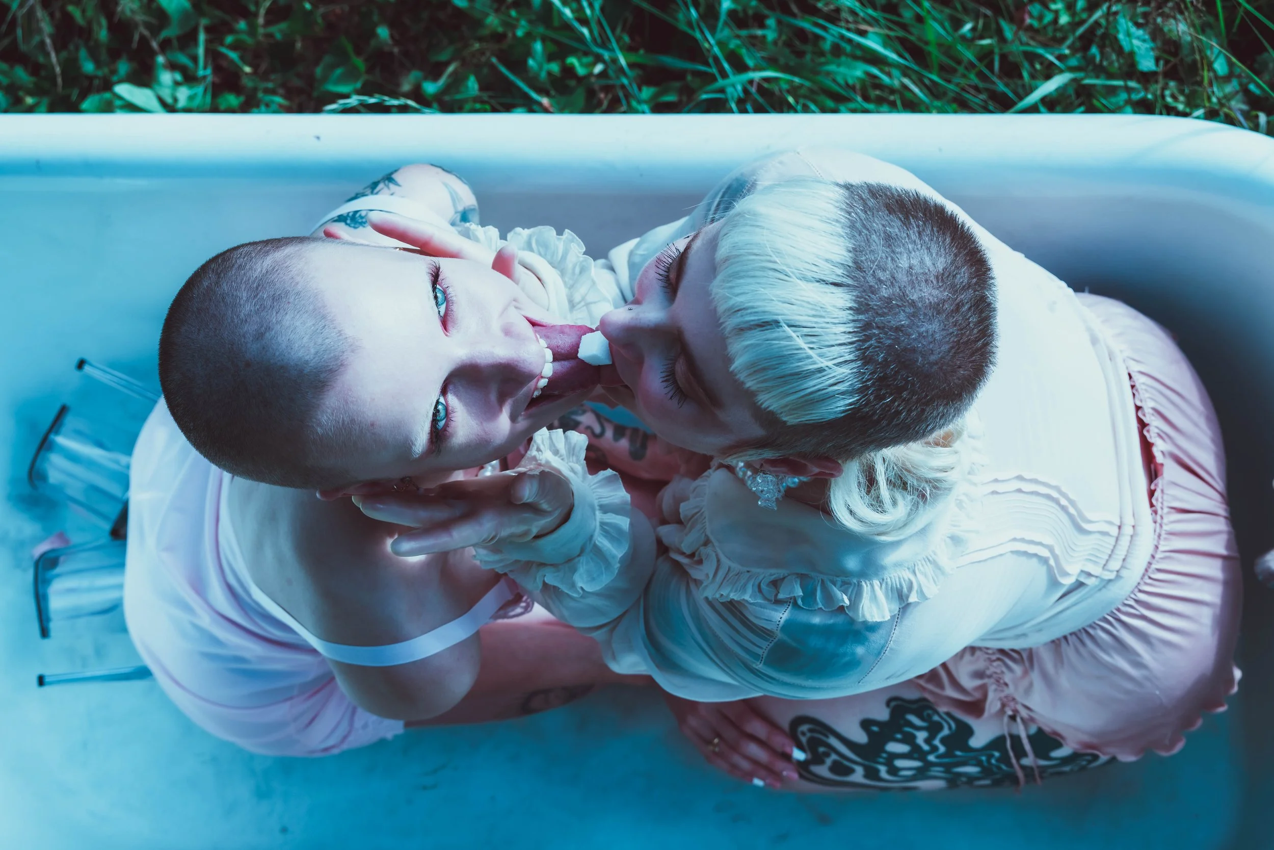 bathtub tea party-34.jpg