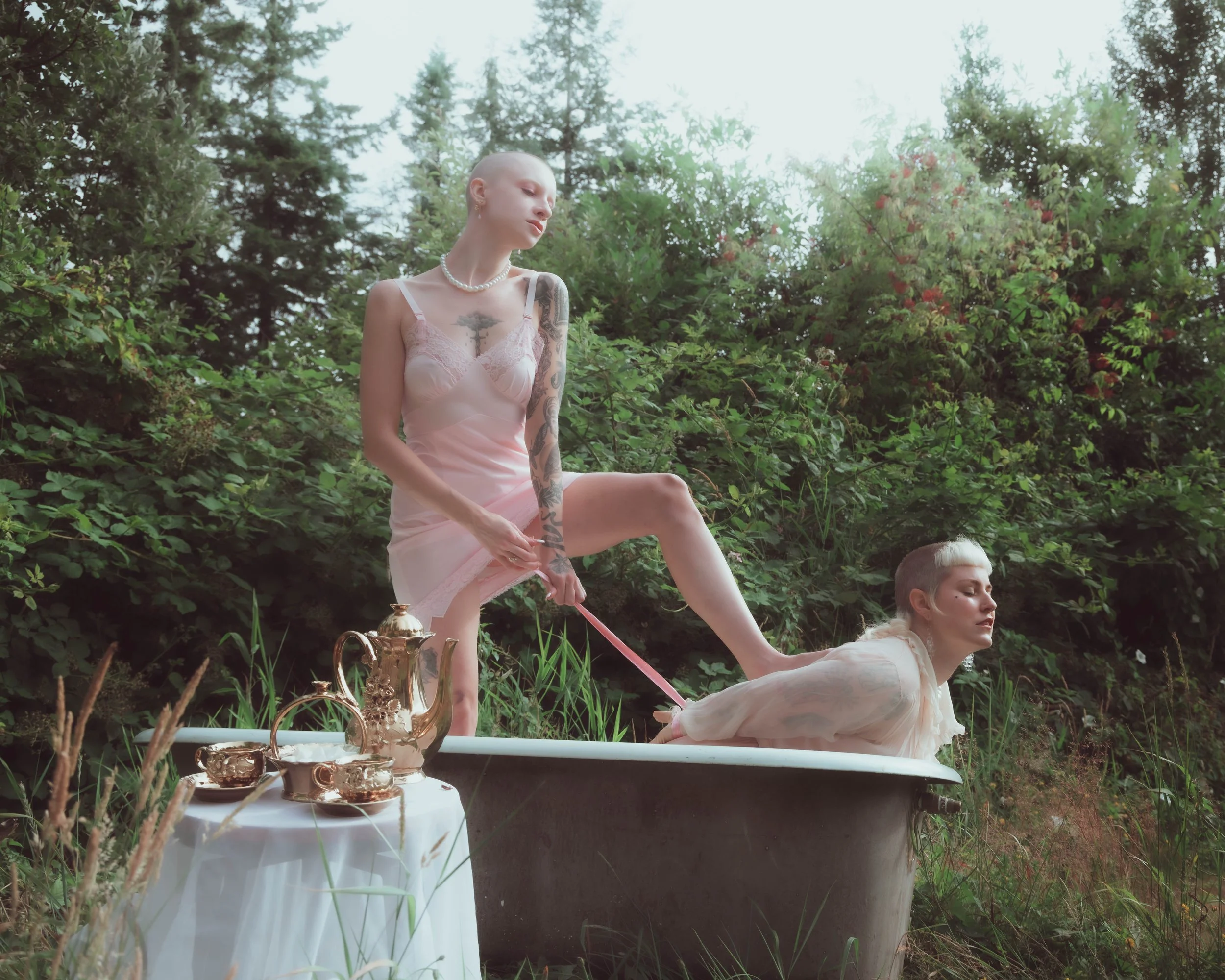 bathtub tea party-10.jpg