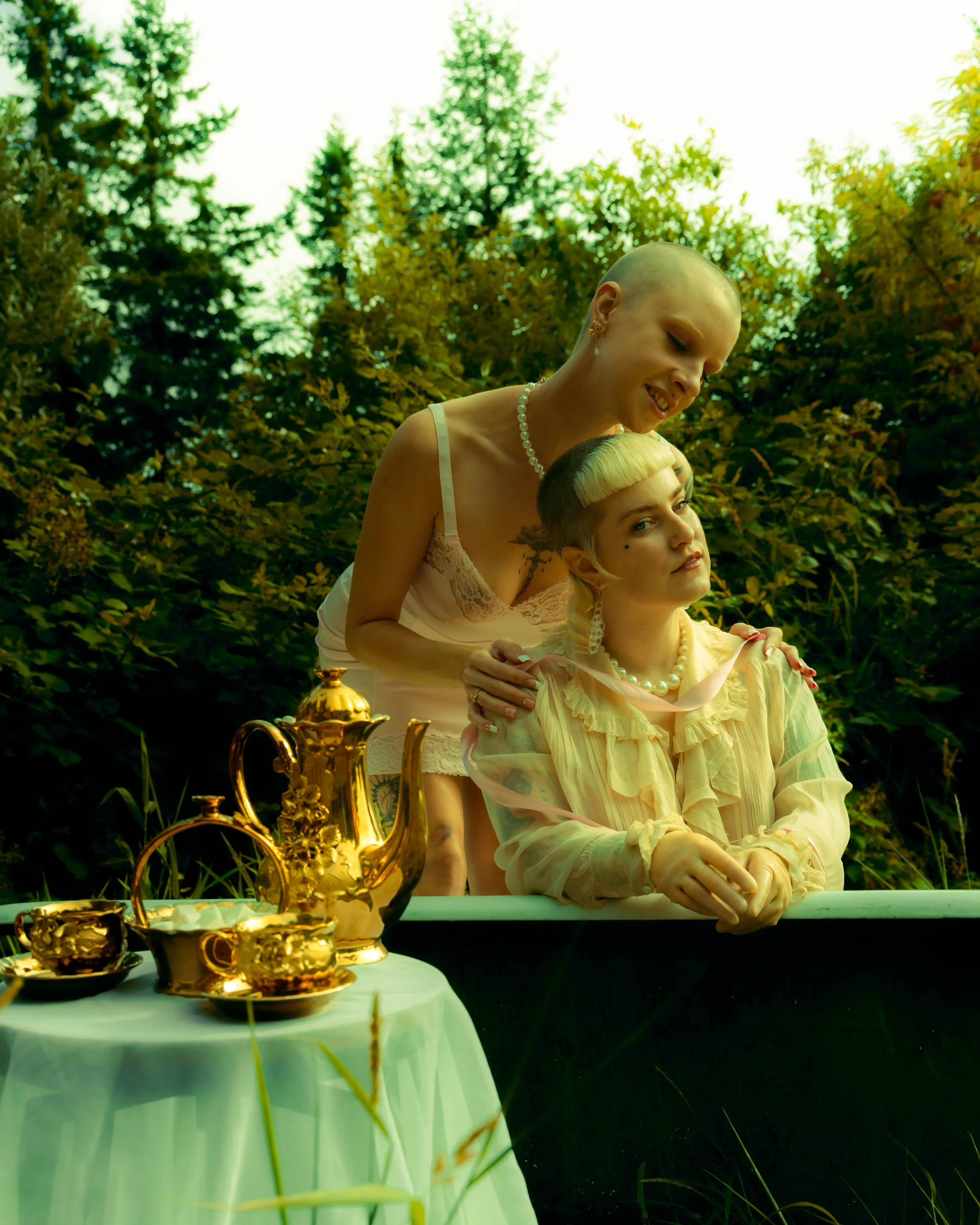 bathtub tea party-6.jpg