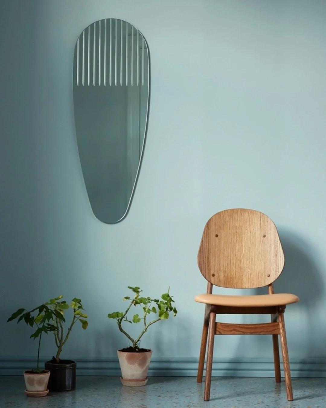 Originally designed in the 1950s by renowned Danish furniture designer Arne Hovmand-Olsen, the Noble Chair is a beautiful reflection of Danish modernism at its finest &mdash; refined, understated and crafted with remarkable attention to detail.

Crea