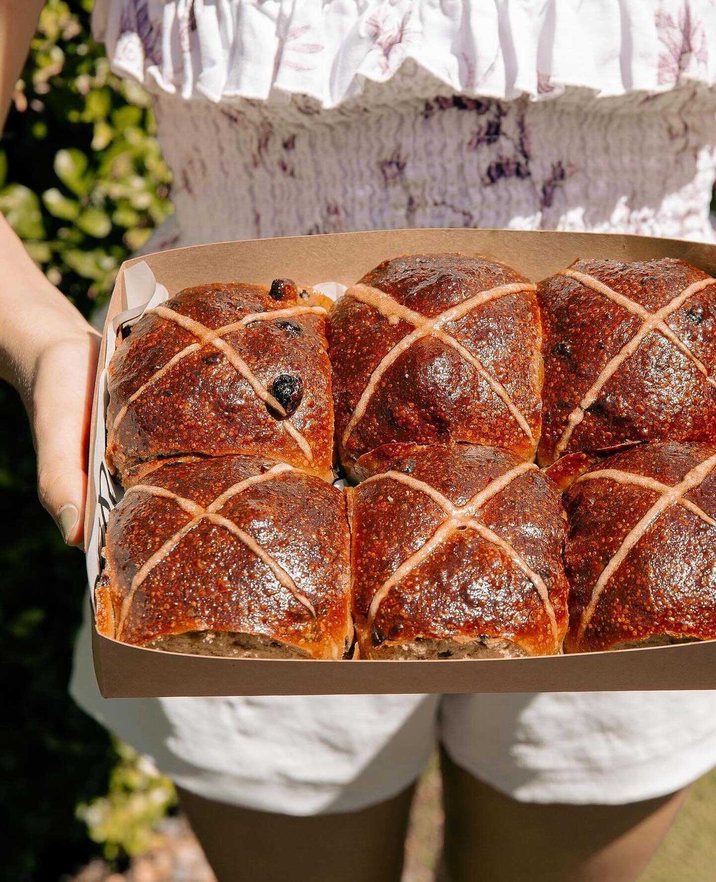Easter is upon us and we are enjoying the last of the hot cross buns this weekend!  Come and join us 6:30 to 11am each day over this long weekend 🐰🐰🐰 #bneeaster #bnecafes #albion