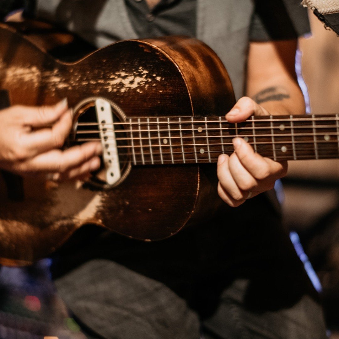 Set the soundtrack to your event exactly how you like it. Fancy a live guitar serenade? Consider it done. Prefer your personal playlist to set the vibe? Just hit play. At The Black, the music is all up to you 🎸🎶 

#YourMusicYourWay #LiveMusicOrPlay