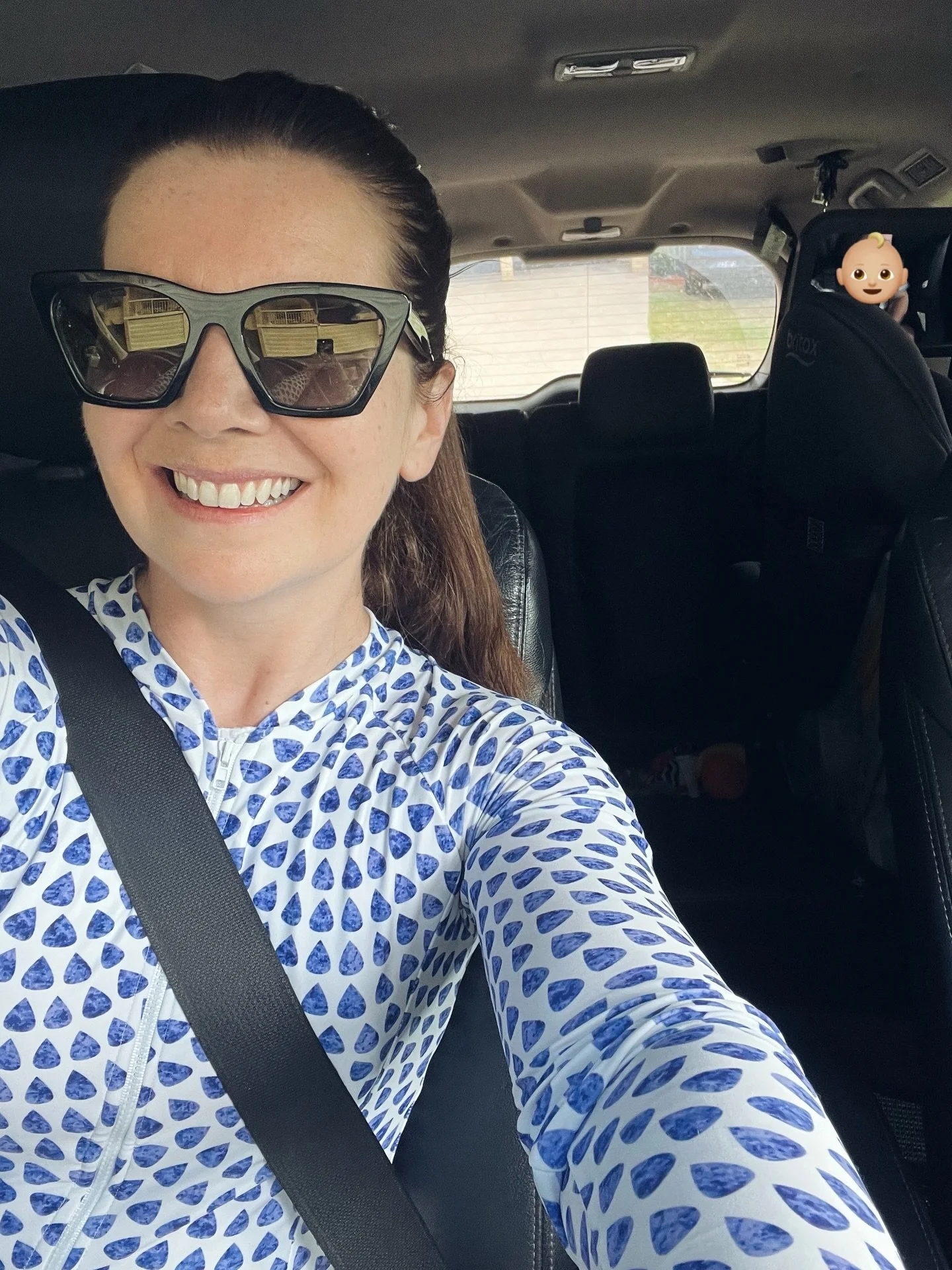 Weekend birthday parties at the pool ✔️
Long sleeves = sun protection, zero stress, all-day comfort. 
This is exactly what the rashie was made for ☀️

Tap the link in bio to shop.