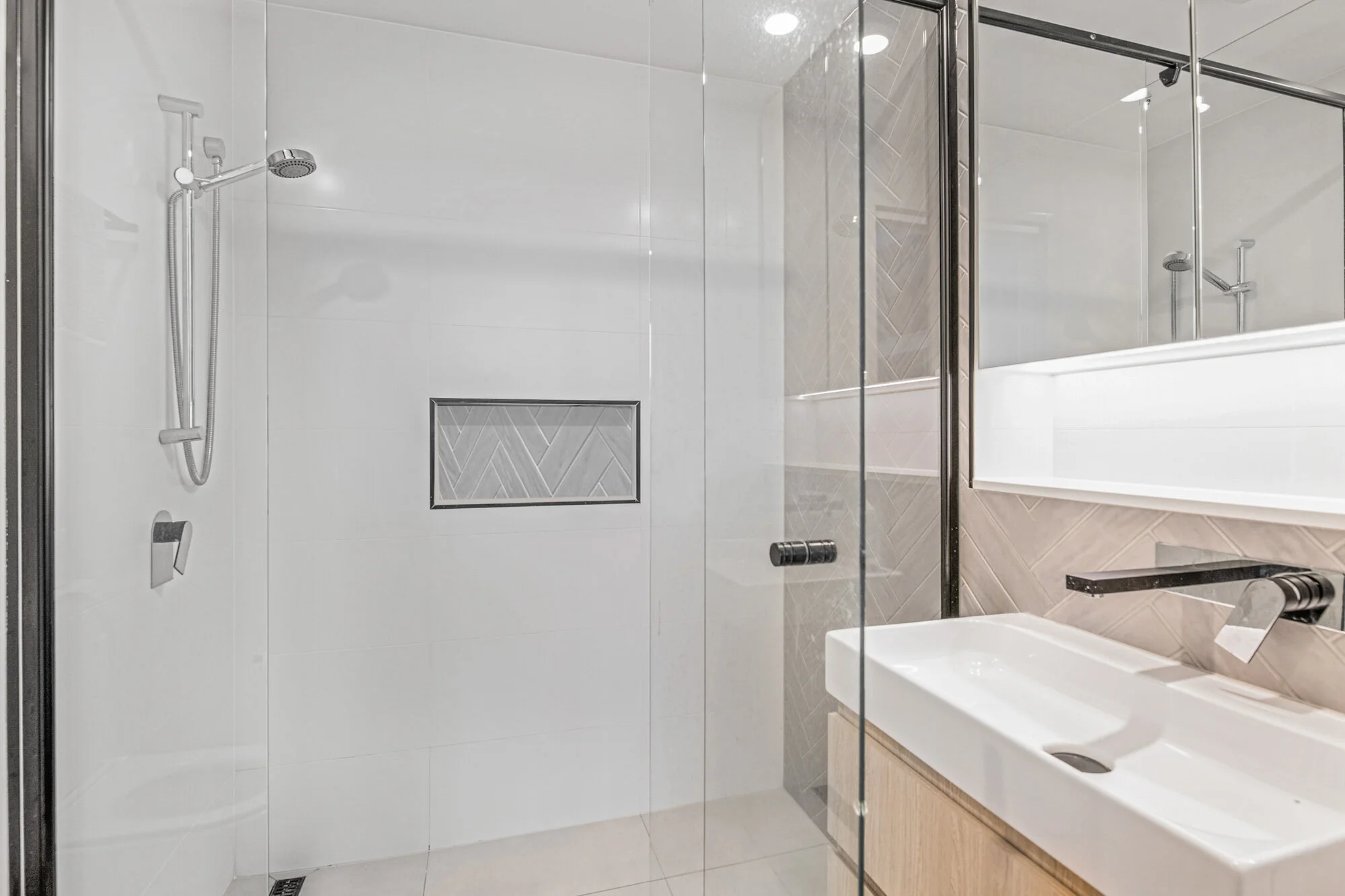 bathroom2zillahdelete.jpg