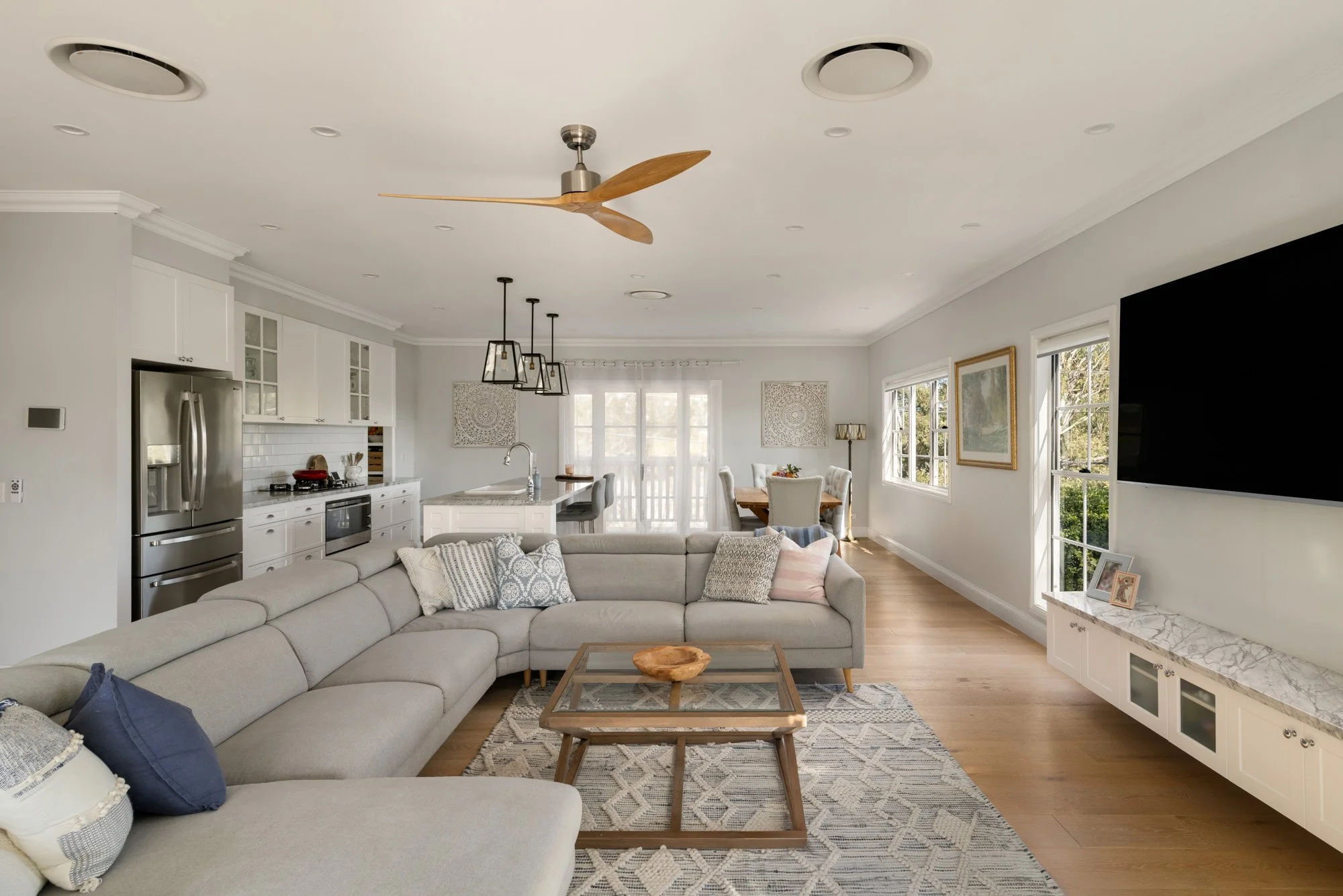 08-11 154 Bapaume Road, Holland Park West 04.jpg