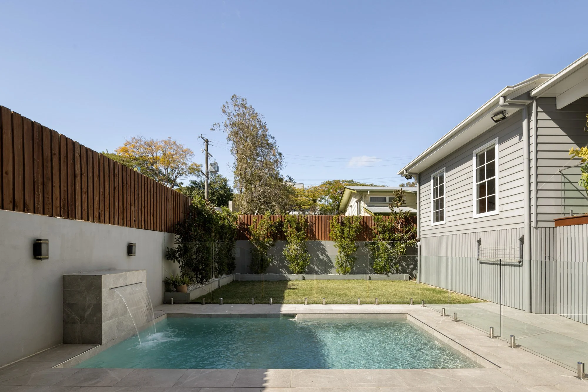 08-11 154 Bapaume Road, Holland Park West 12.jpg