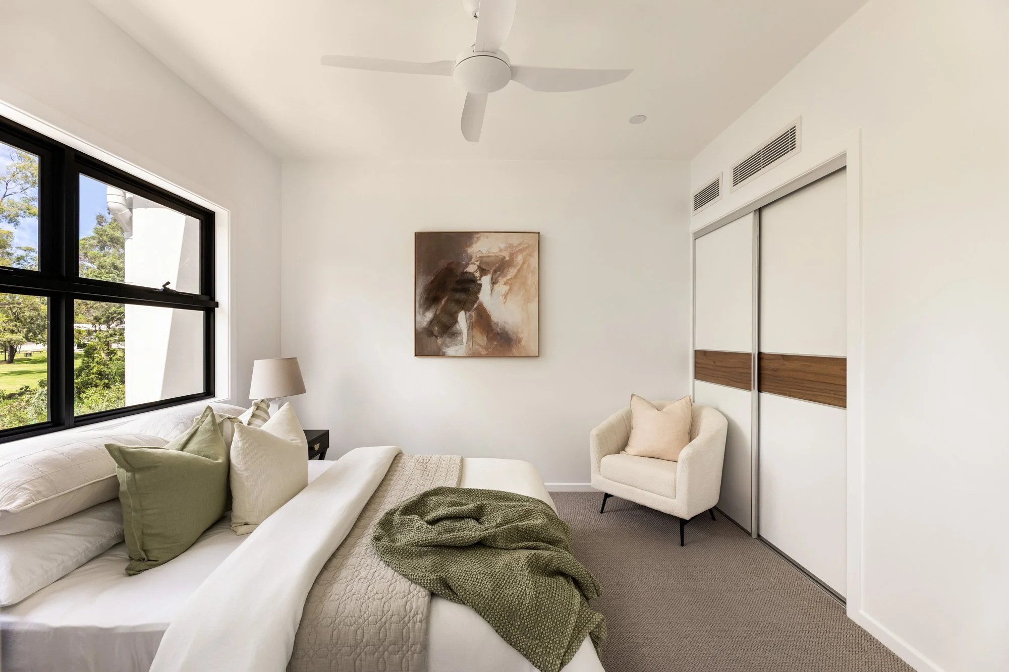 11-27 31 Anzac Road, Carina Heights 01.jpg