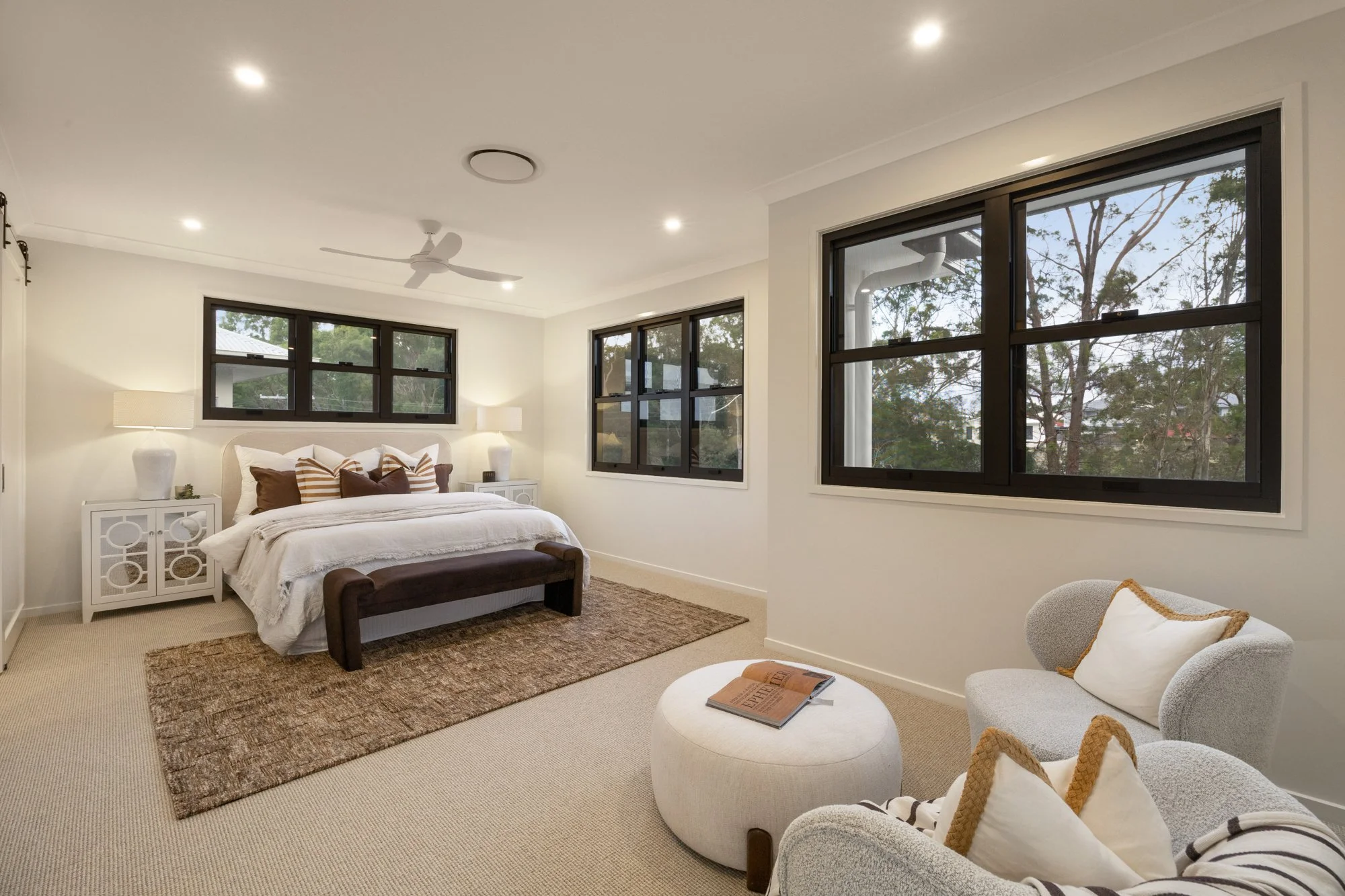 02-02 51 Whatmore Street, Carina Heights 05.jpg