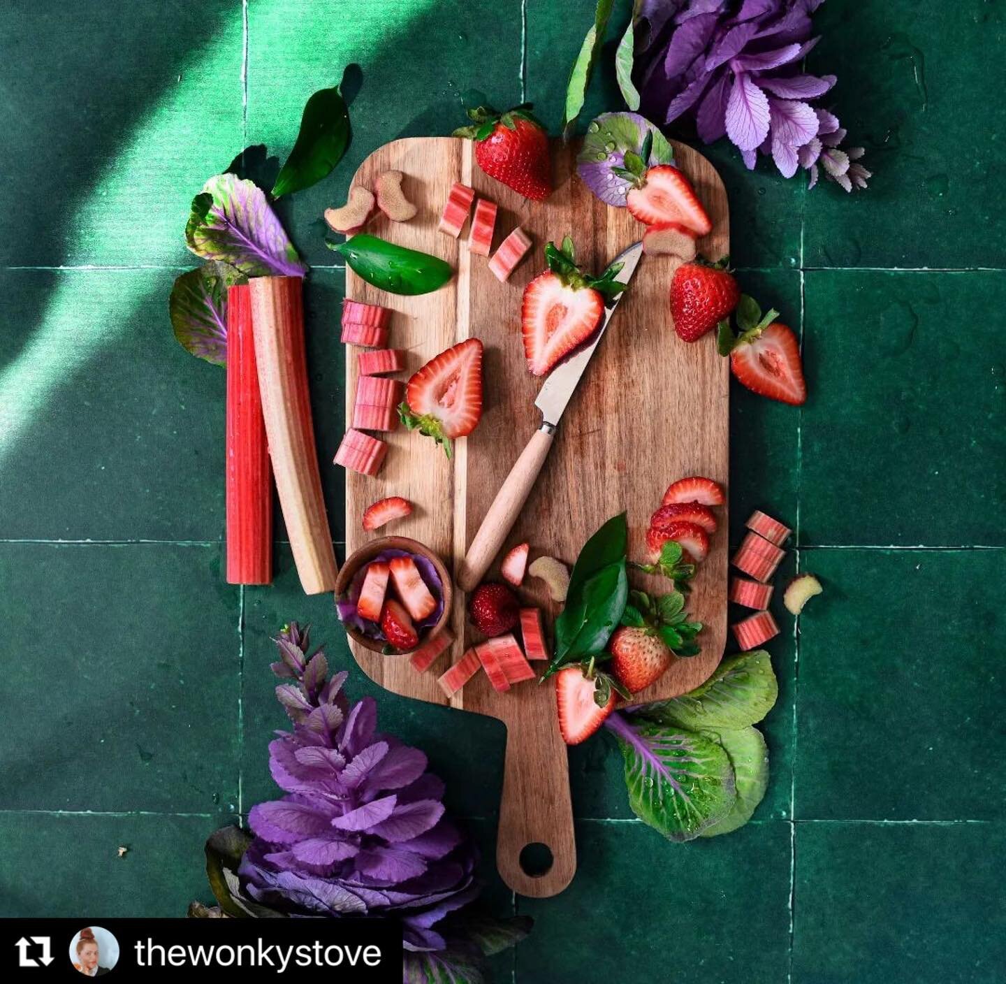 Green tiles and spring vibes thanks to Anisa @thewonkystove with an opportunity you shouldn&rsquo;t miss&hellip;

Read here ⬇️
#Repost @thewonkystove with @make_repost
・・・
Strawberry Rhubarb Danish
🌿
If you've signed up on TheWonkyStove.com this rec