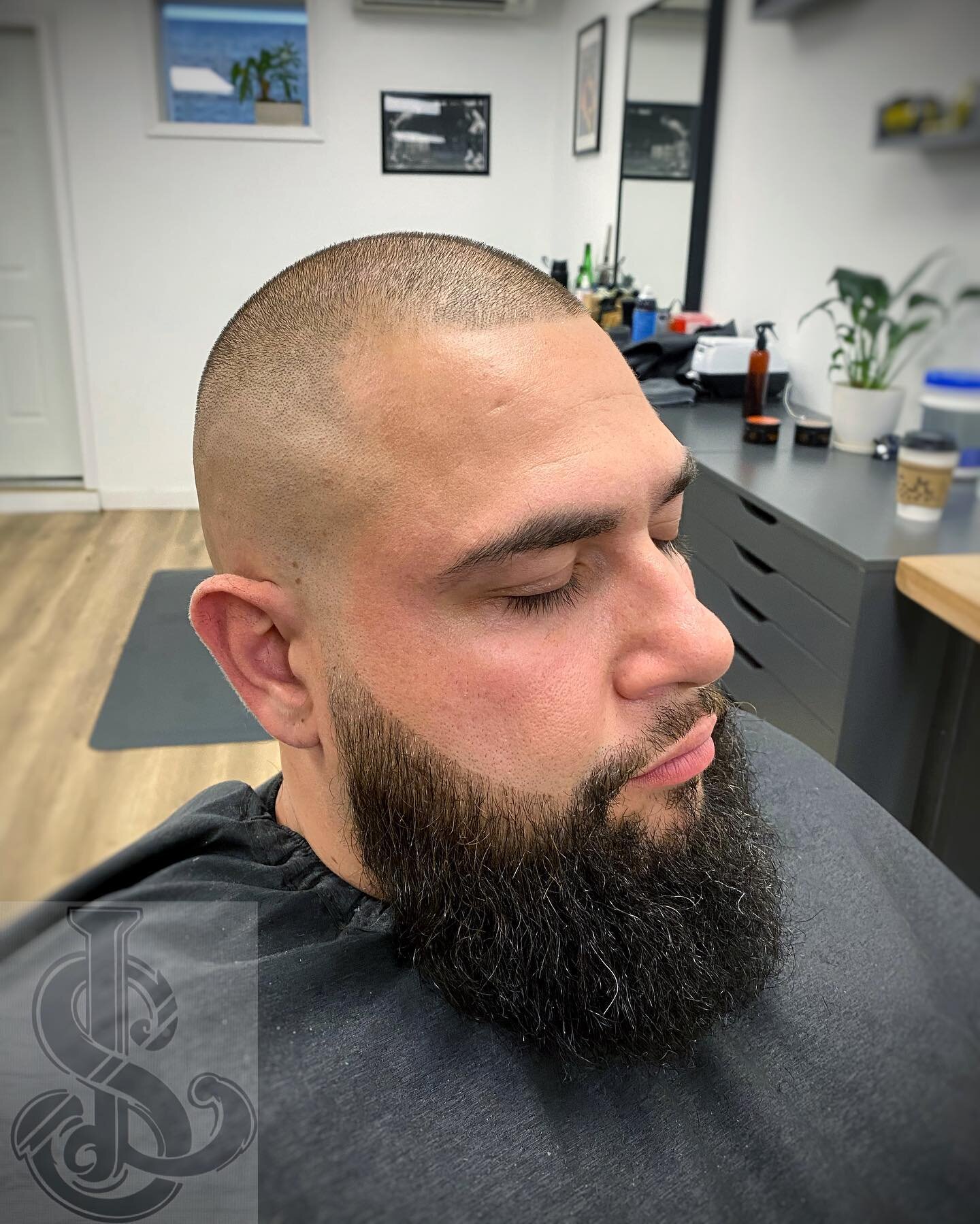 Low, Clean, and to the point for @xbstutts 

&bull;
Link in bio to book an appointment!!
@lewisandscott 

&bull; #lewisandscott#saugerties#barberhsop#menshair#menshaircutting#wahl#andis#barberstrong