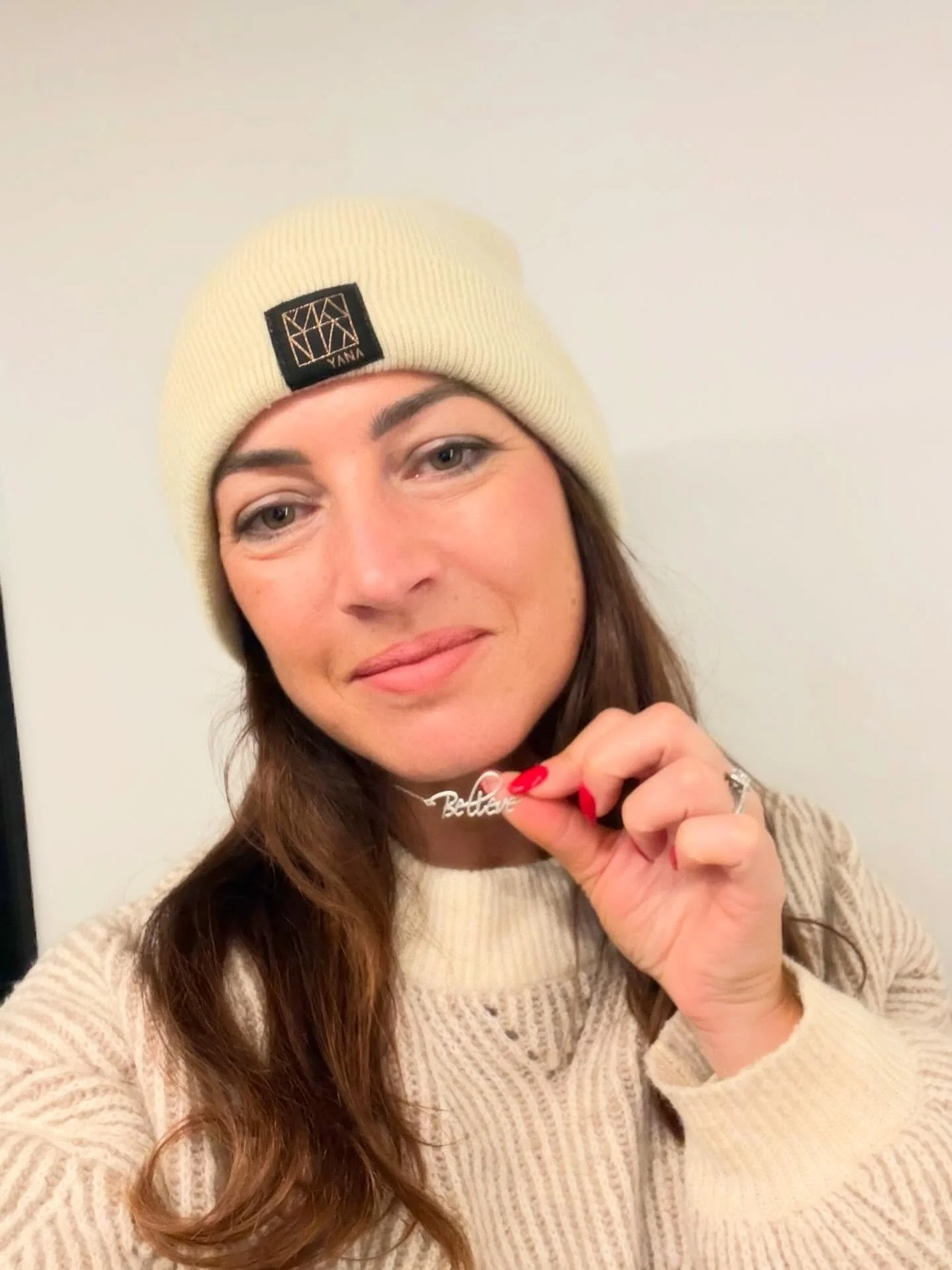 💫T H E  S E C R E T 💫 (zoom in)

(Same message, same necklace from this time last year and the year before that and so on &hellip;&hellip;..)

To your health now or whenever the time is right for you, is to BELIEVE that you can achieve the &lsquo;h