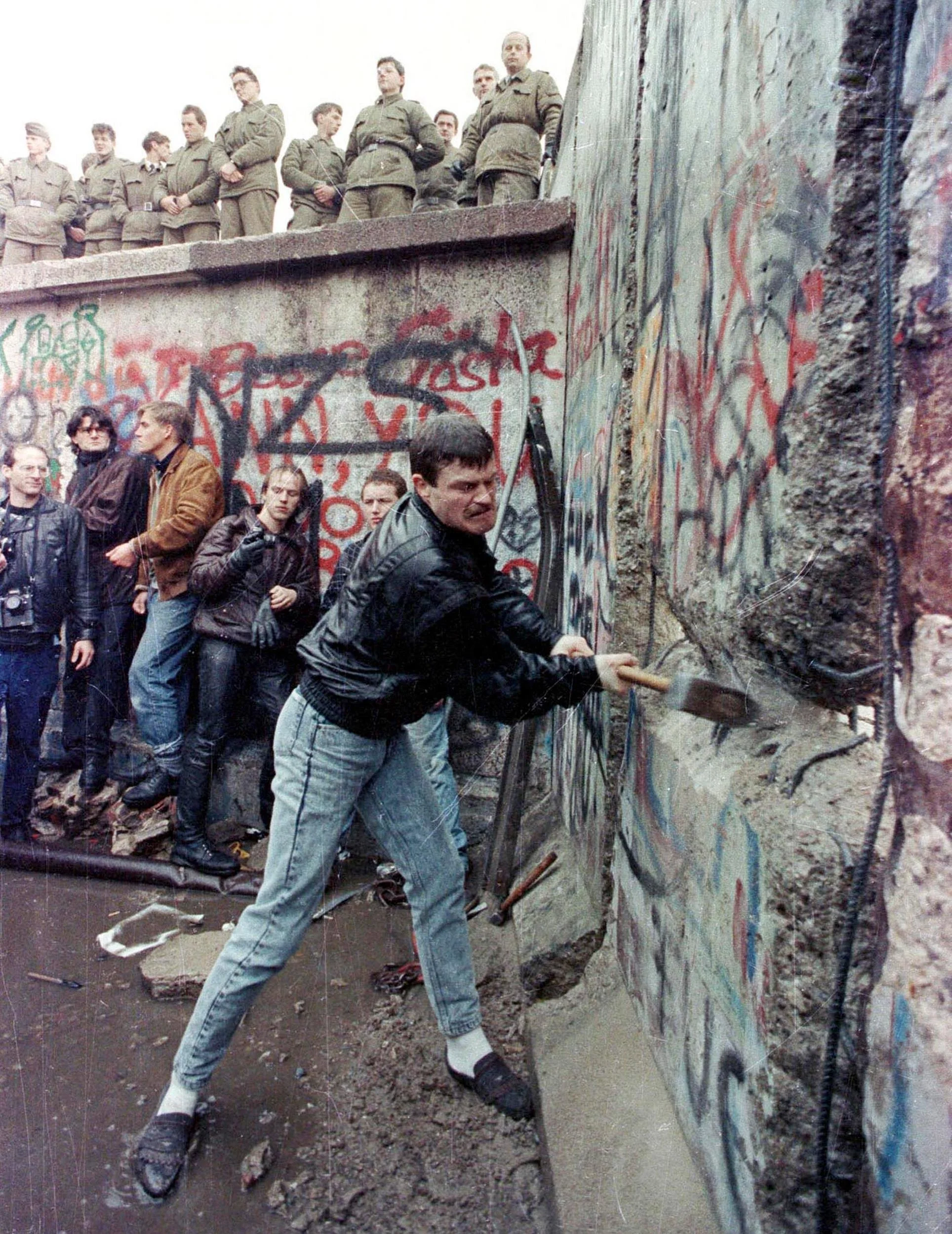 The Fall Of The Berlin Wall The Bristorian The Fall Of The Berlin Wall The Bristorian