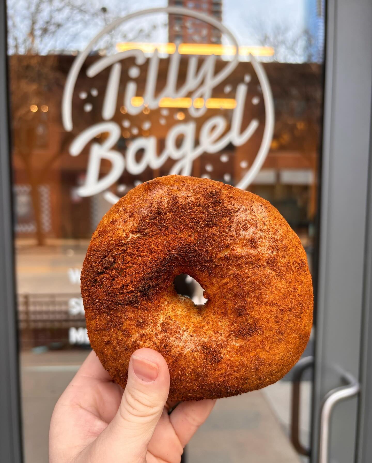 Getting prepared for summer with our BBQ Bagel of the Week! 😎☀️🥯 Packed with hickory-smoked flavor, garlic, smoked paprika, and sea salt!
