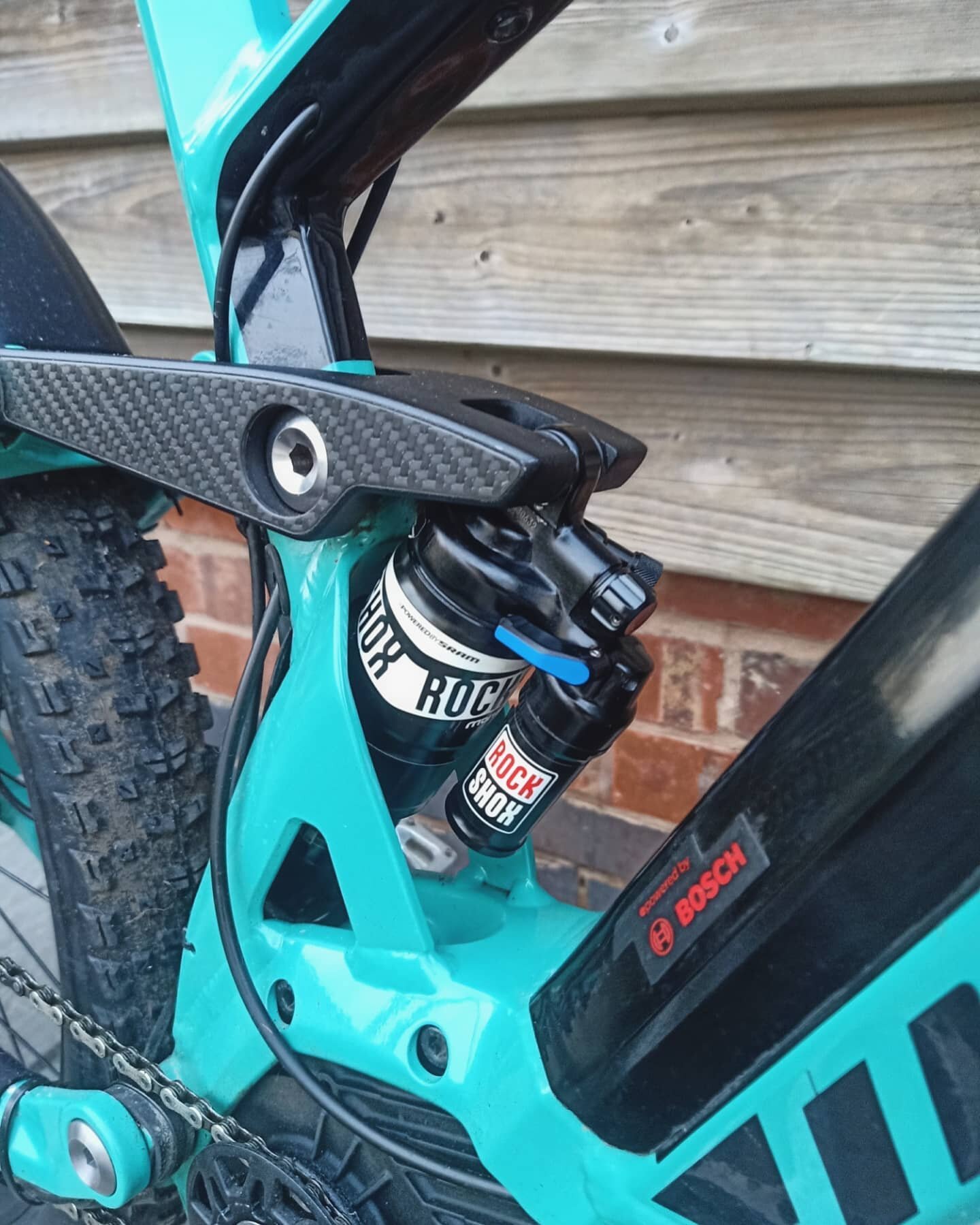 @rockshox service + fresh brake bleed for this @moustachebikes. 

A few 'small job' slots left for next week. If you're interested call for a chat and let's see what we can do.

#mtblife #downhillmtb #moustache #bikes #rockshox #650bplus #ebike #bosc
