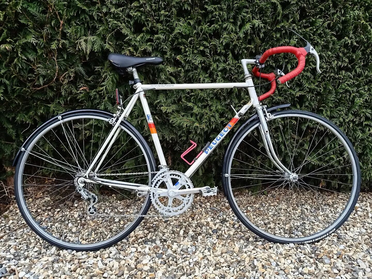 A little gem in this week. Still working nicely but needed a deep clean to keep that sparkle and everything running smoothly. #steelisreal

#peugotbike #classic #roadracer #tourdefrance #cycling #mucoff #bikeservice #mechaniclife #pershore