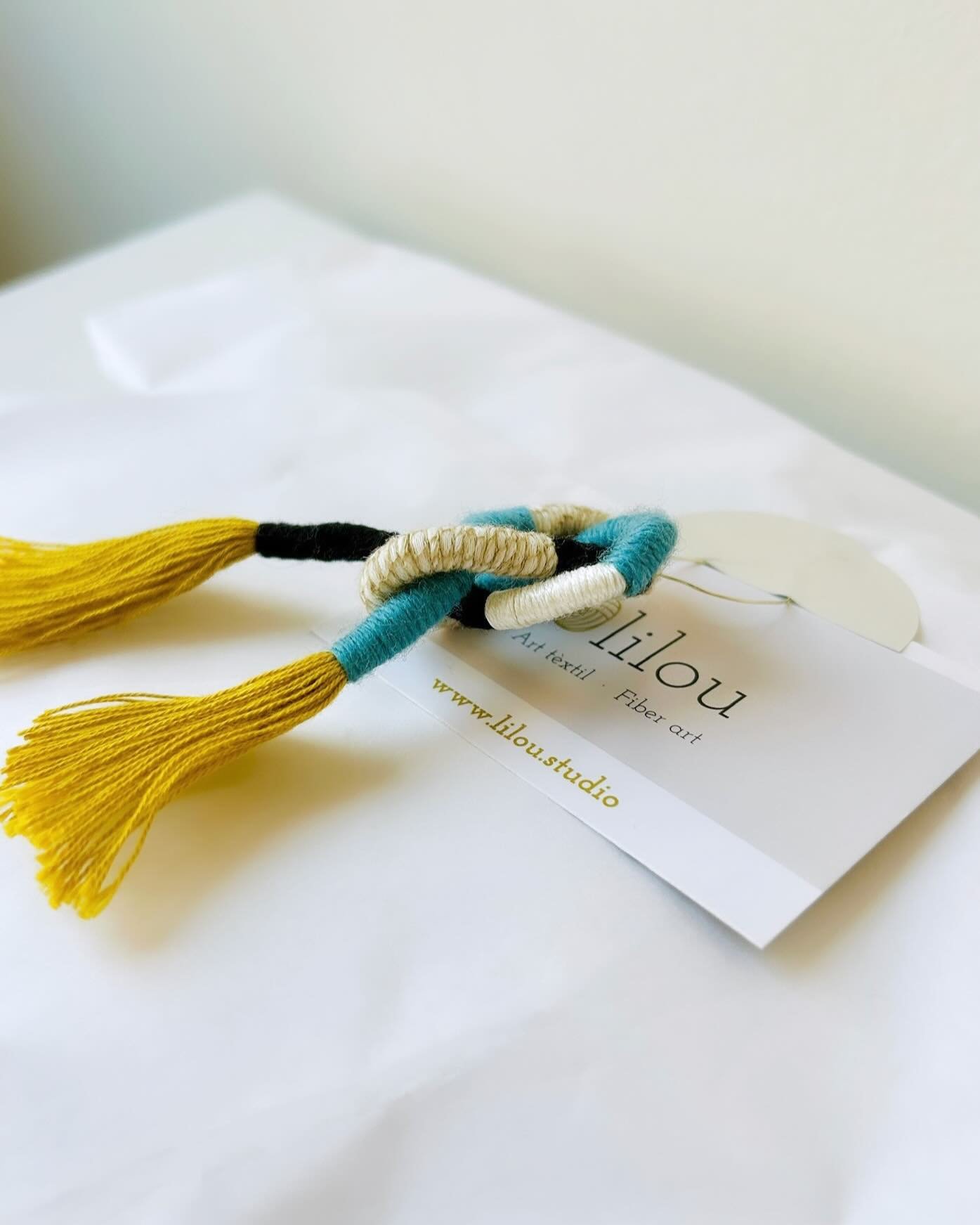 Now and then I have the opportunity to make in person deliveries of the pieces you order. 
I really enjoy it because it is, besides physical markets, the only chance to share a moment &quot;live&quot; with my clients.
.
My shipping is always sustaina